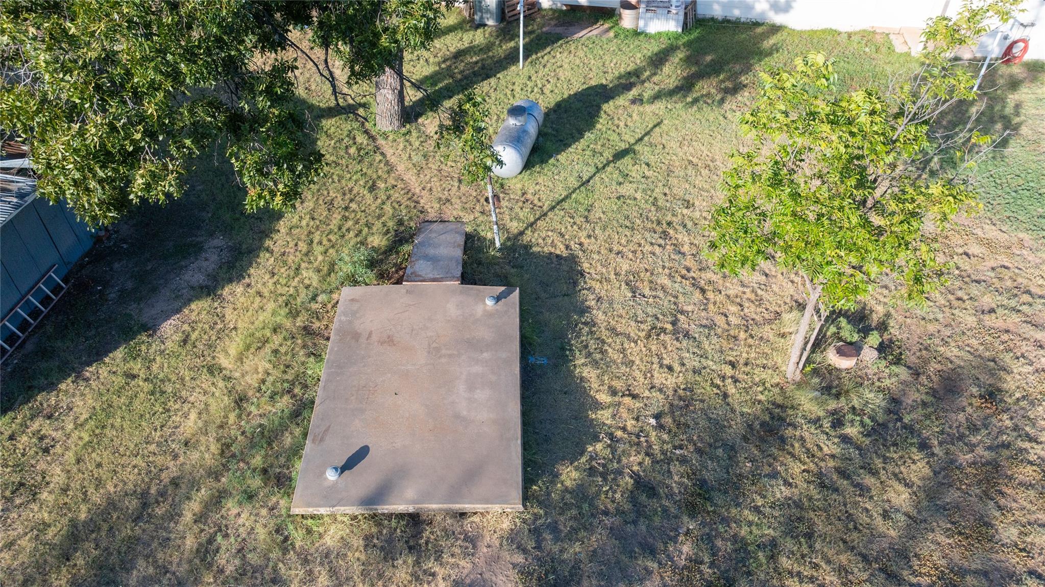 main property photo 28