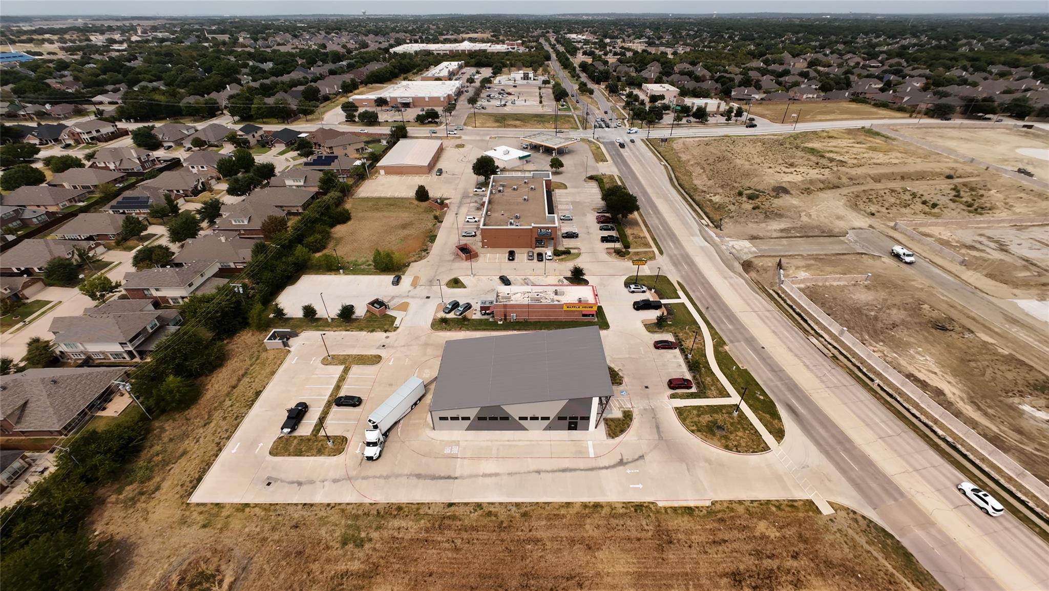 main property photo 16
