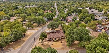 image of property with 3 Bed | 1 Bath | 1,420 Sqft
