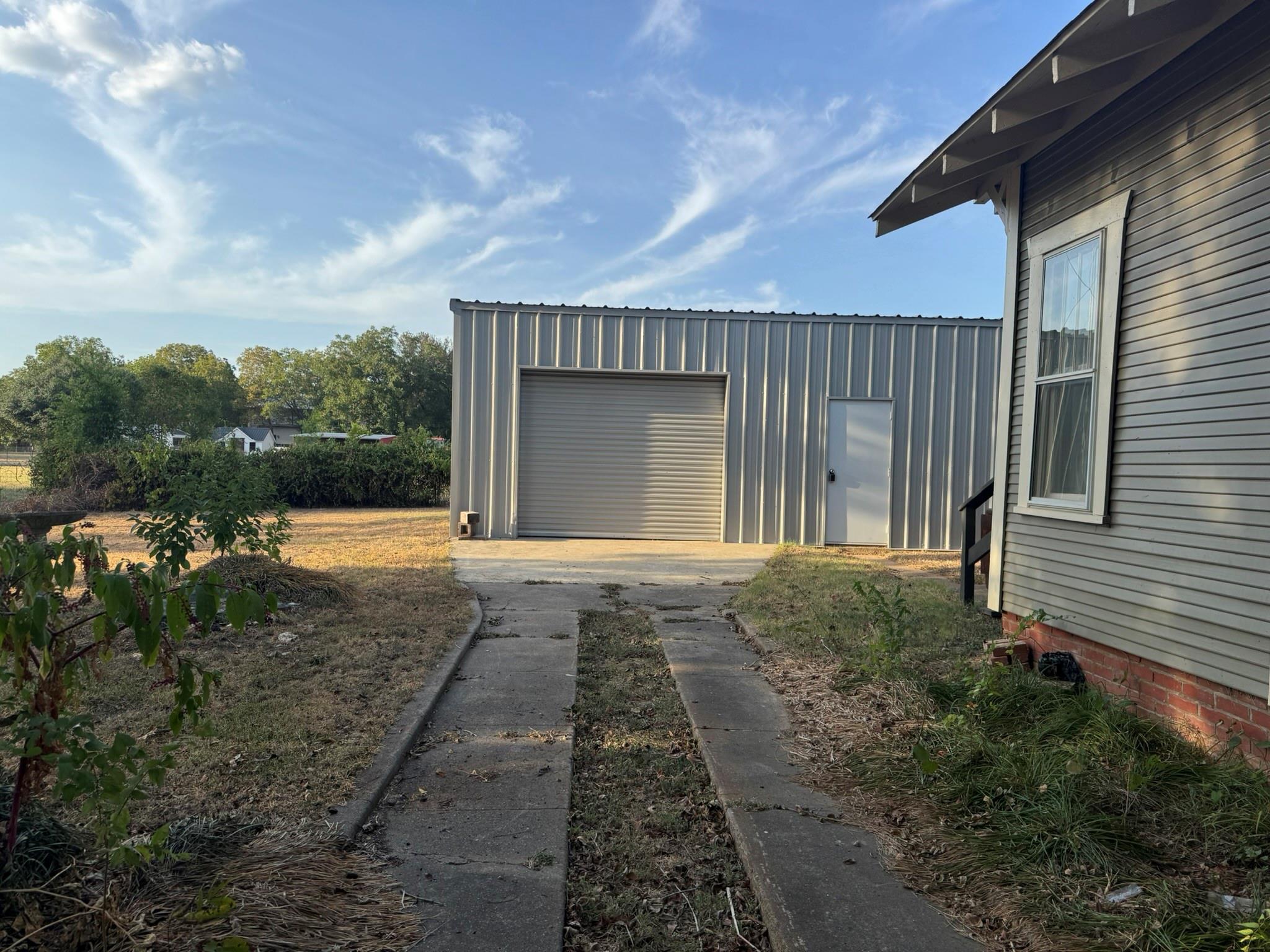 main property photo 28