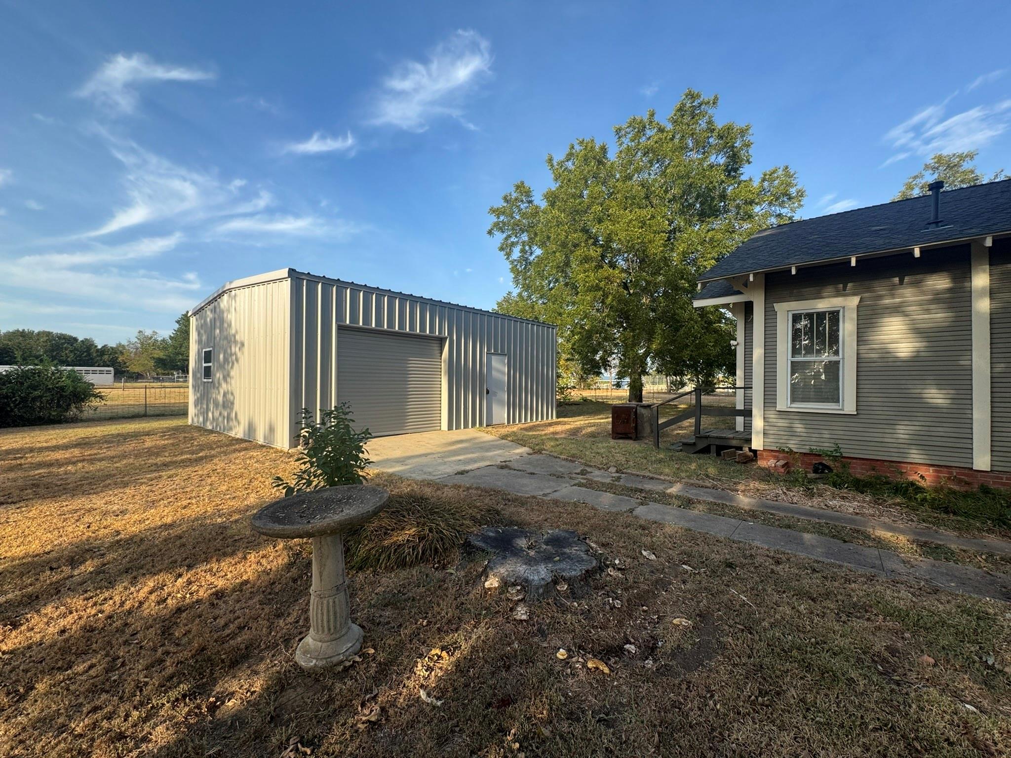 main property photo 30