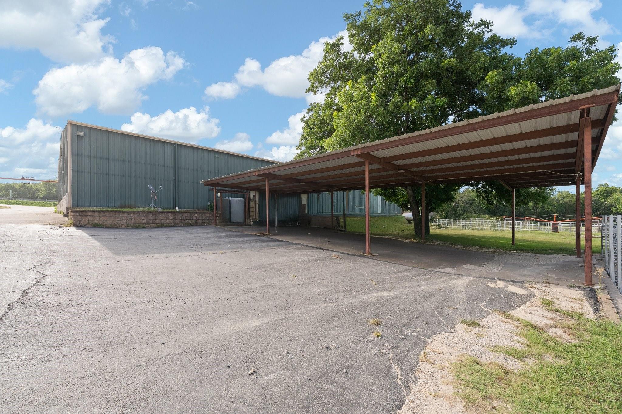 main property photo 10