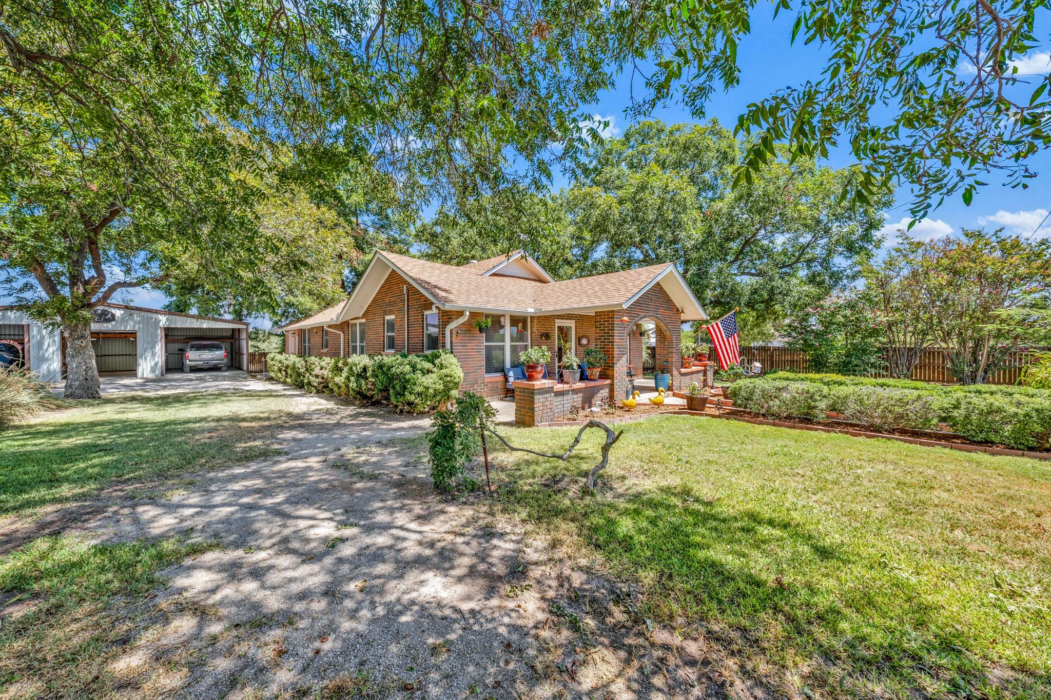 main property photo 18