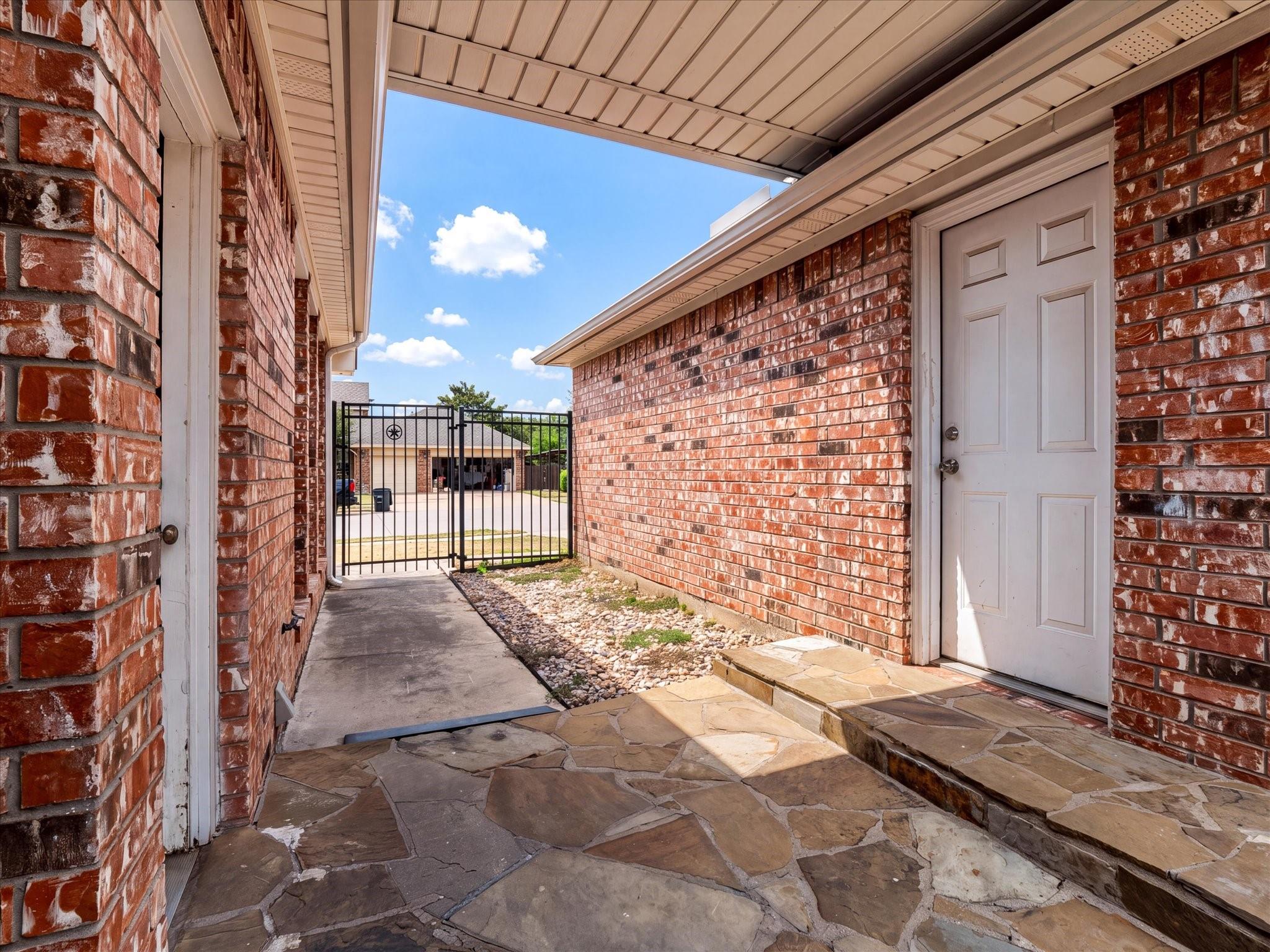 main property photo 20
