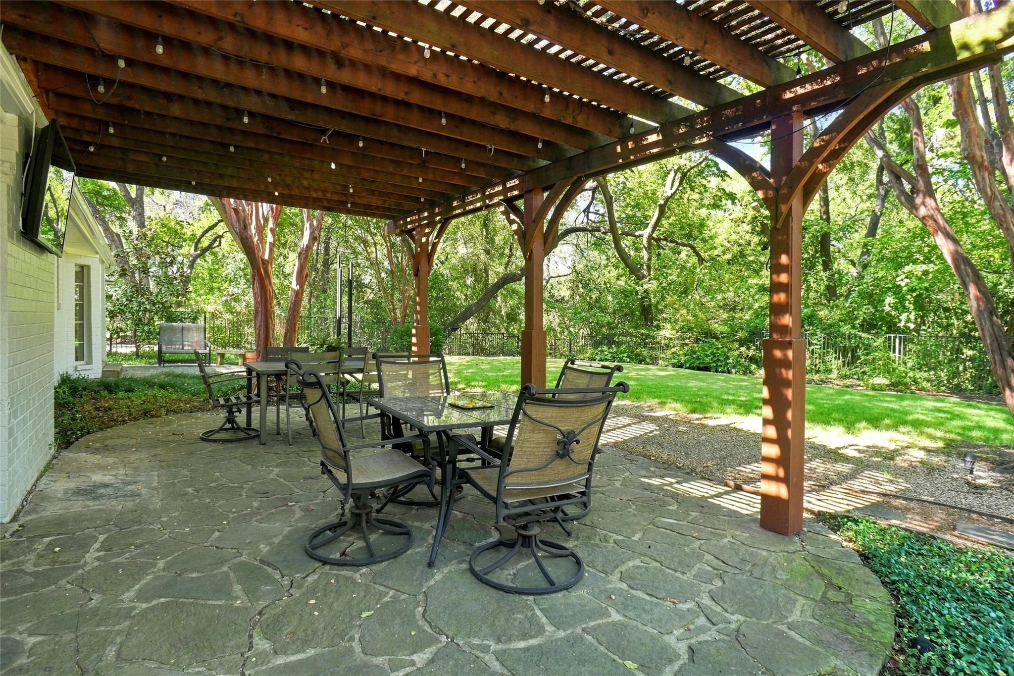 main property photo 35