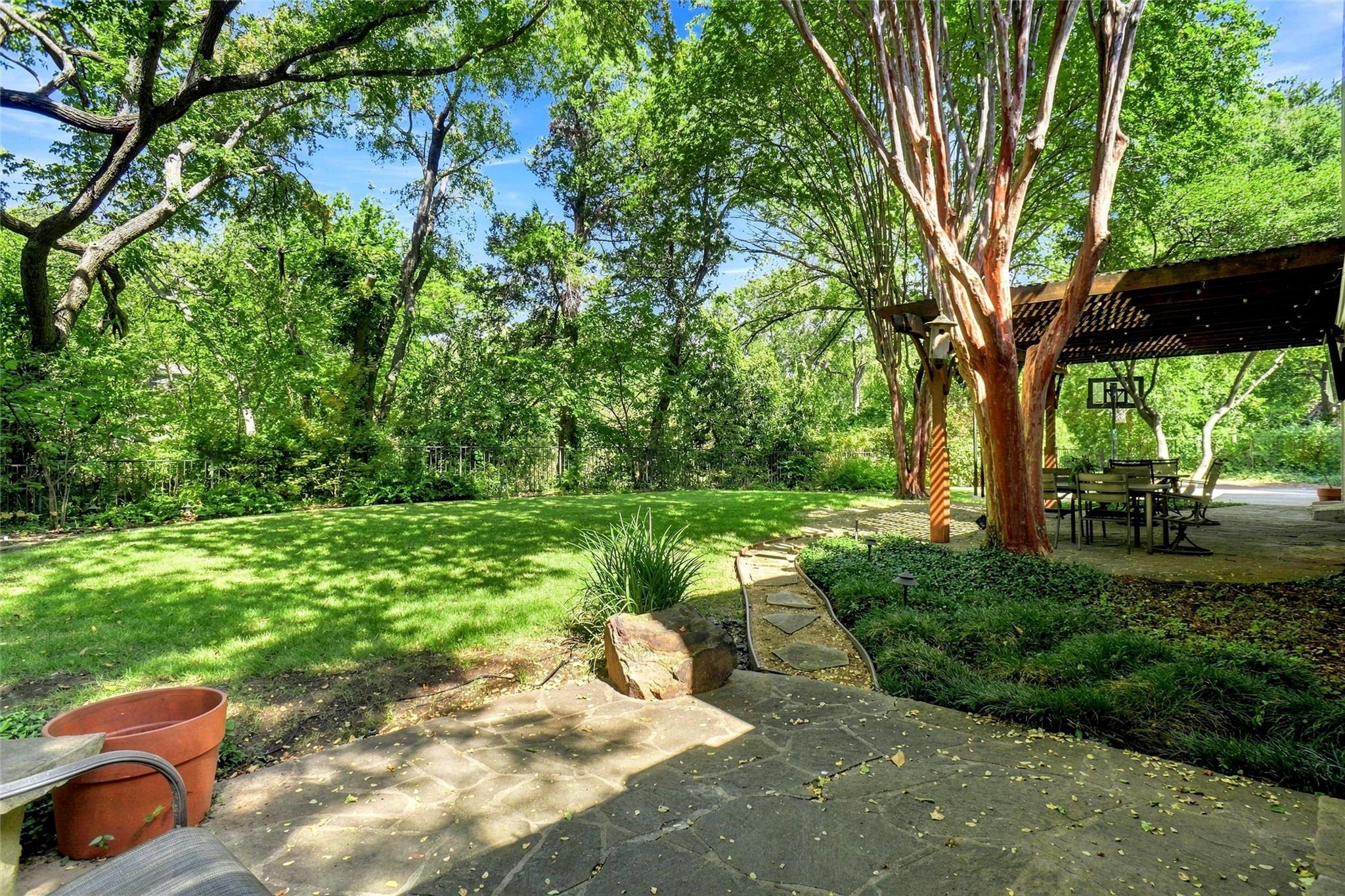 main property photo 36