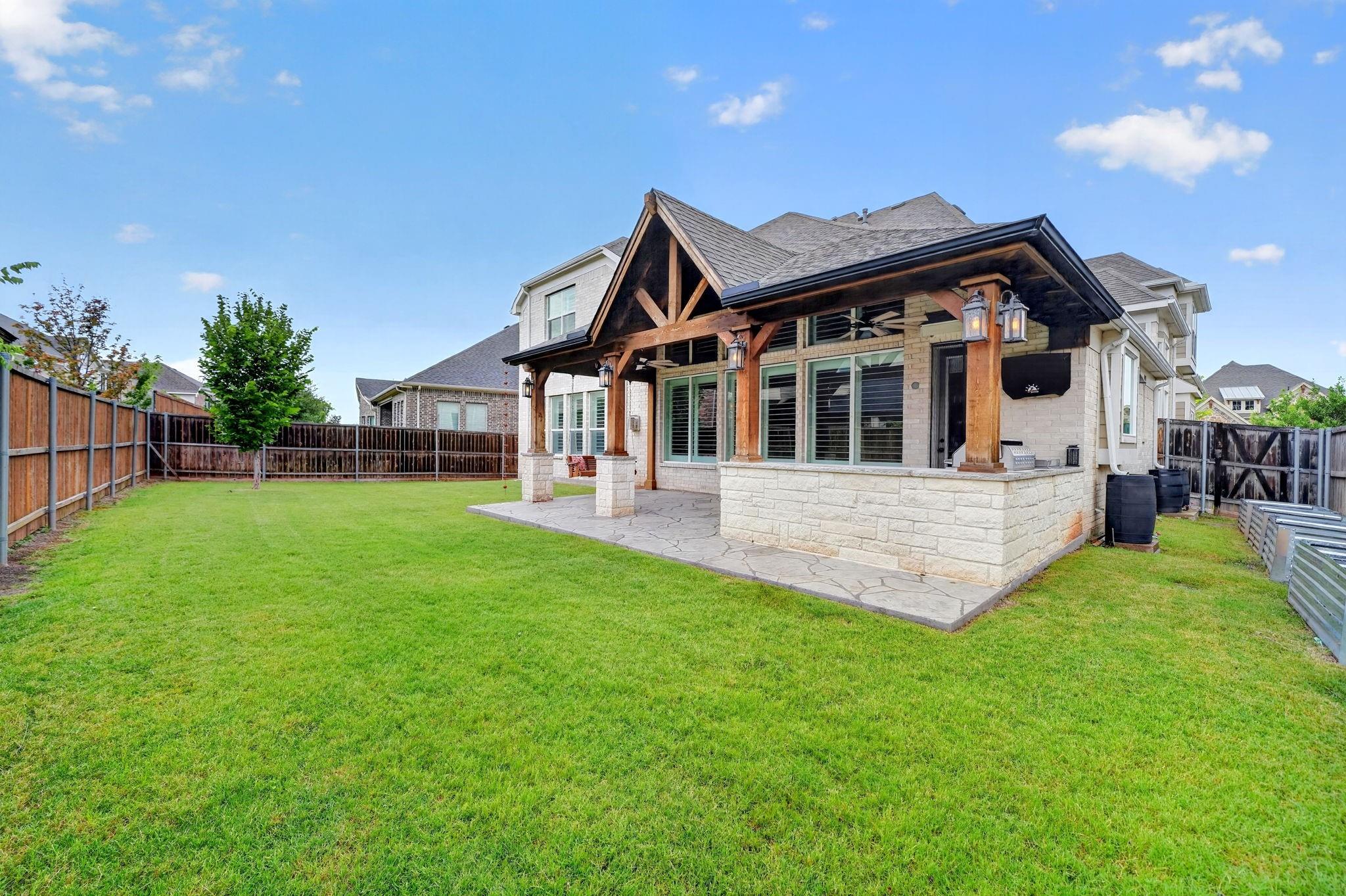 main property photo 32