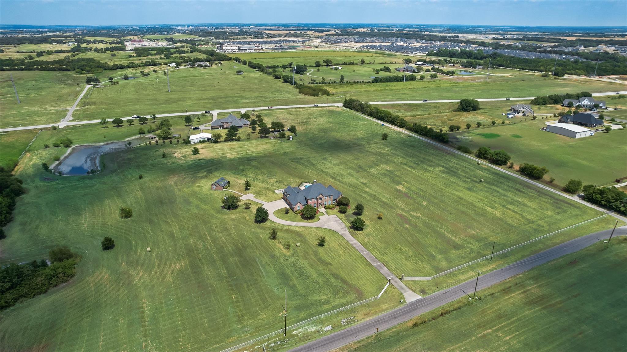 main property photo 11
