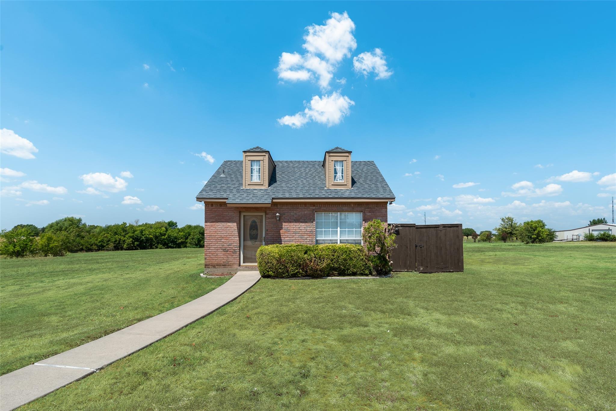 main property photo 8