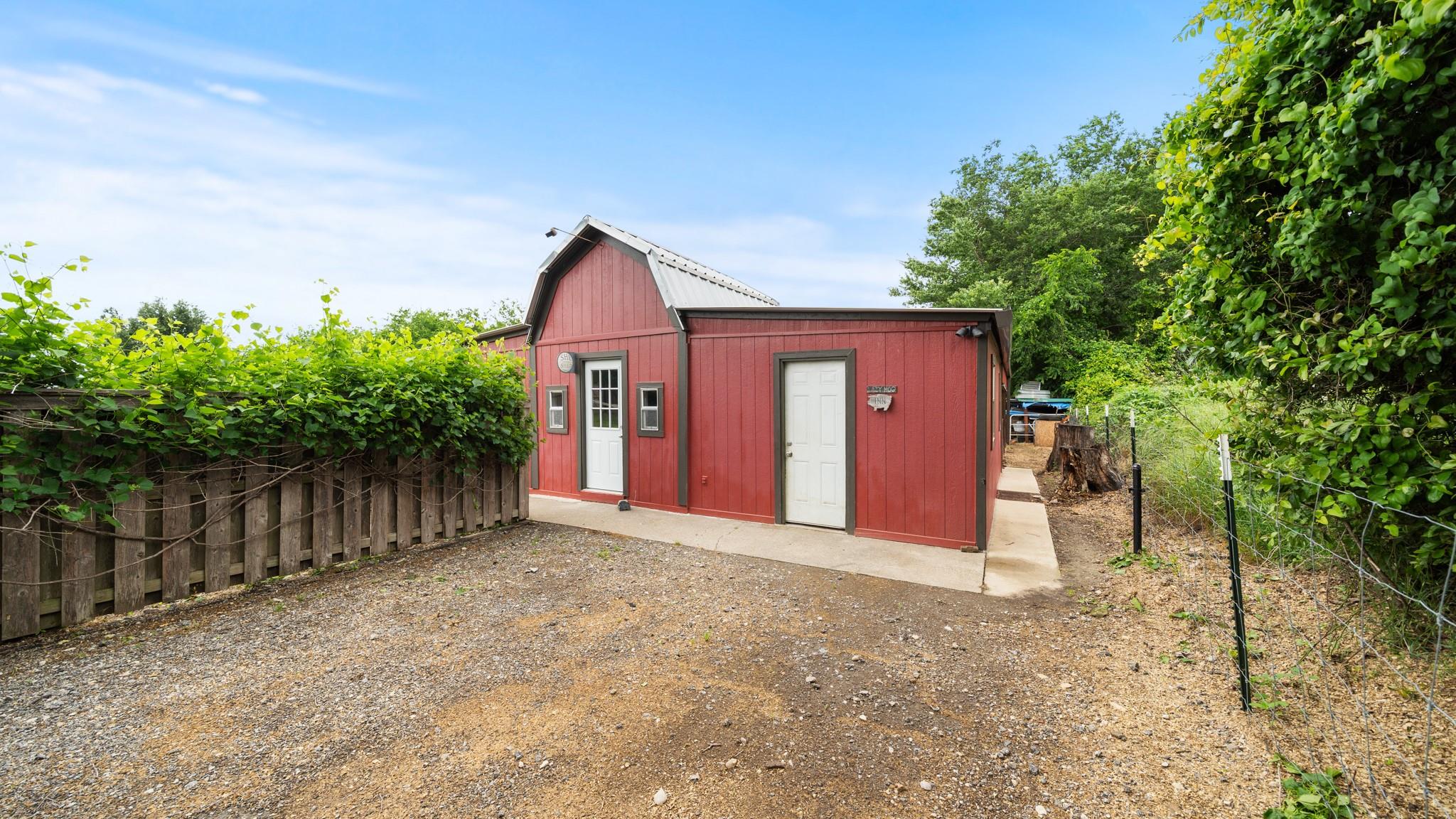 main property photo 25