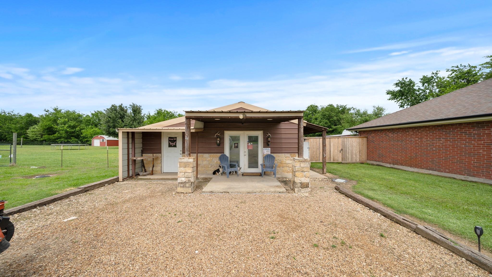 main property photo 33