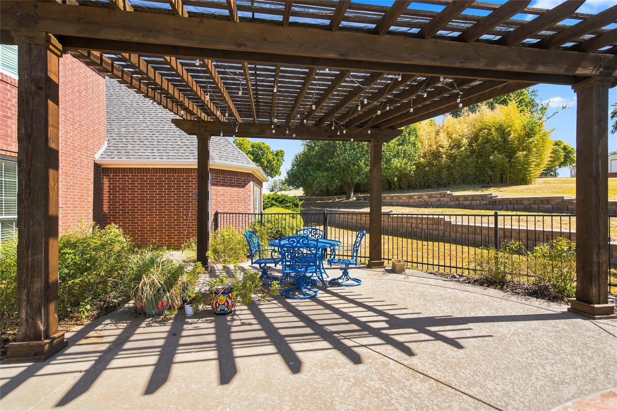 main property photo 31
