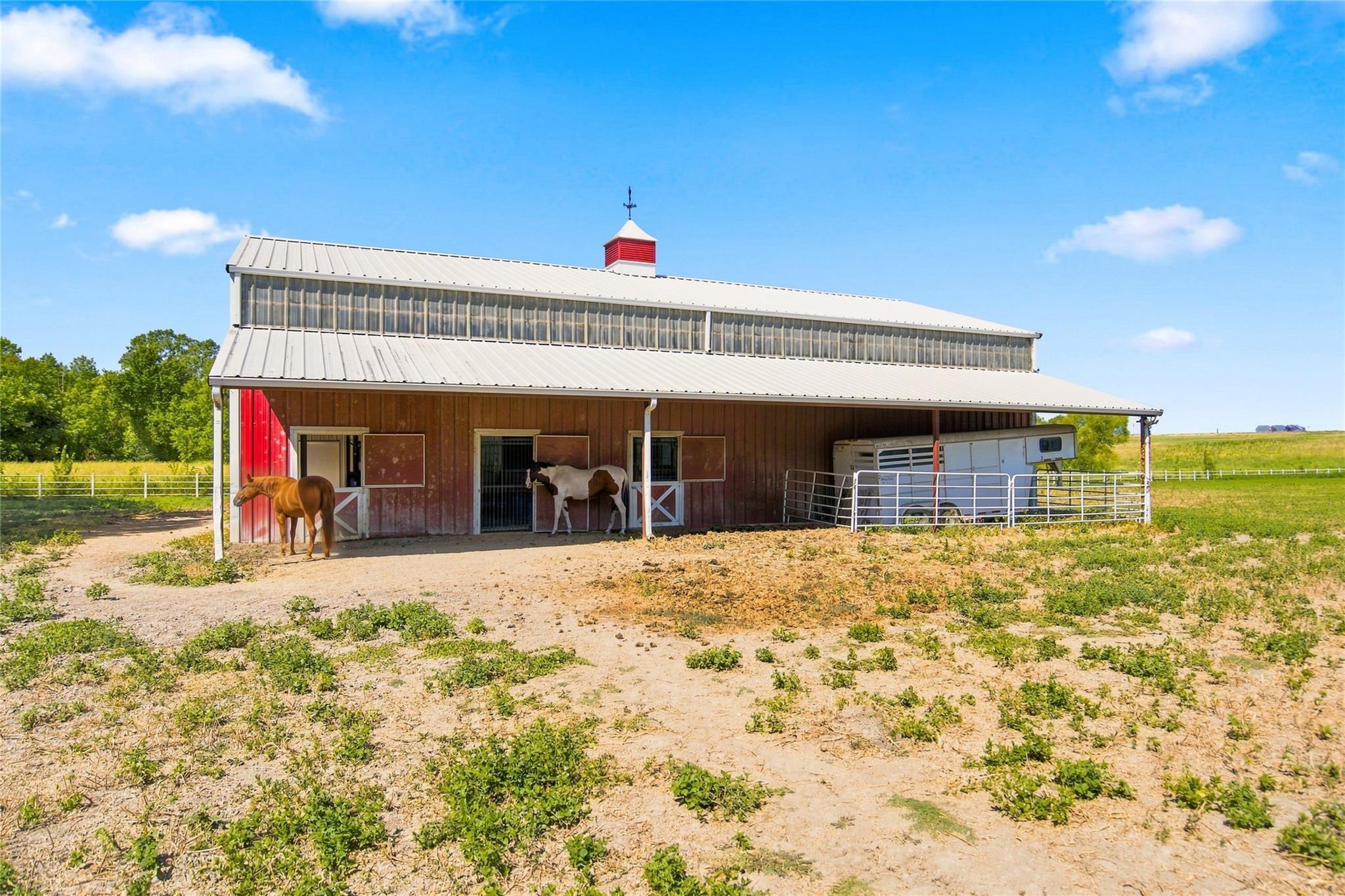 main property photo 33