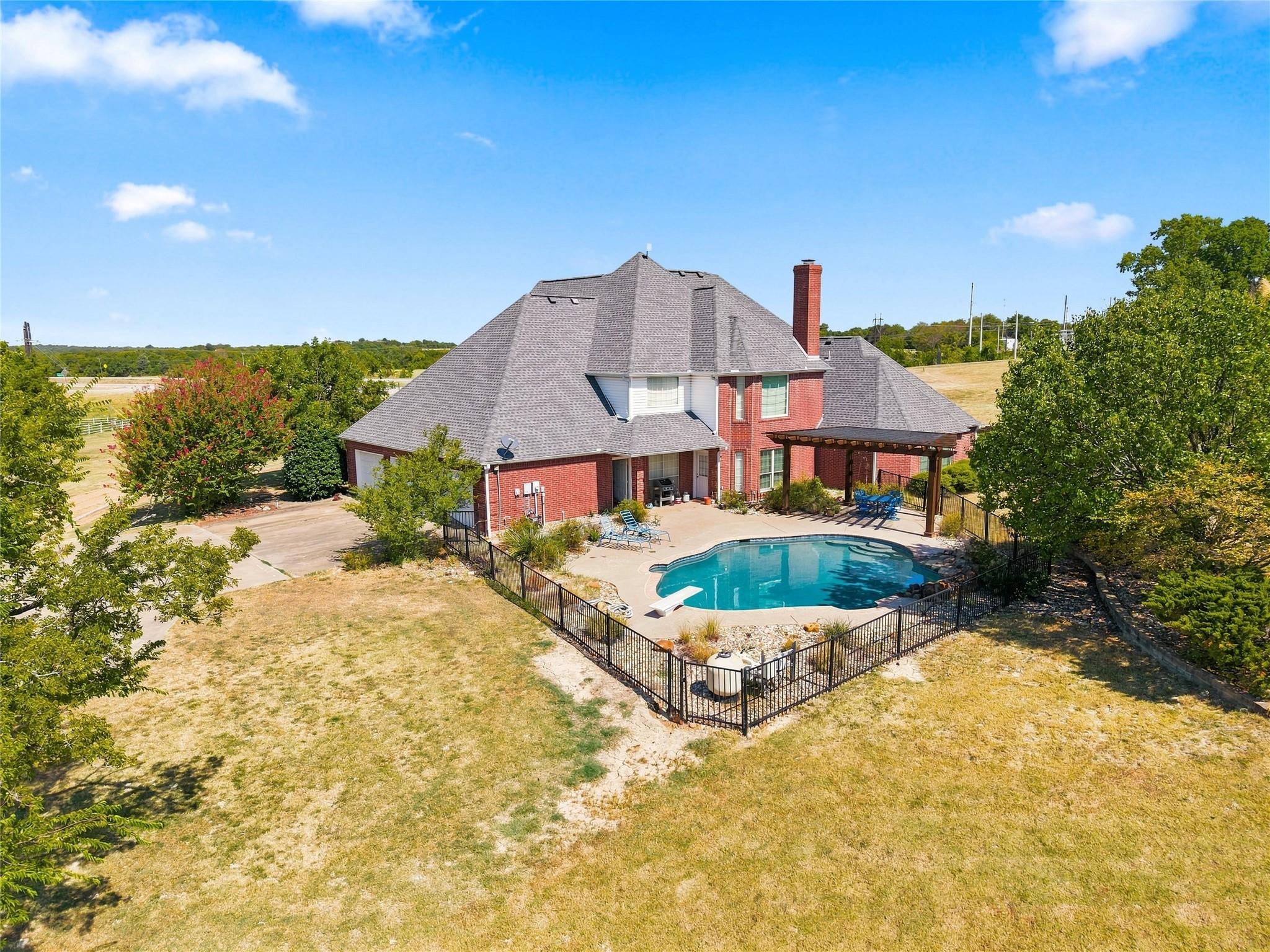 main property photo 34