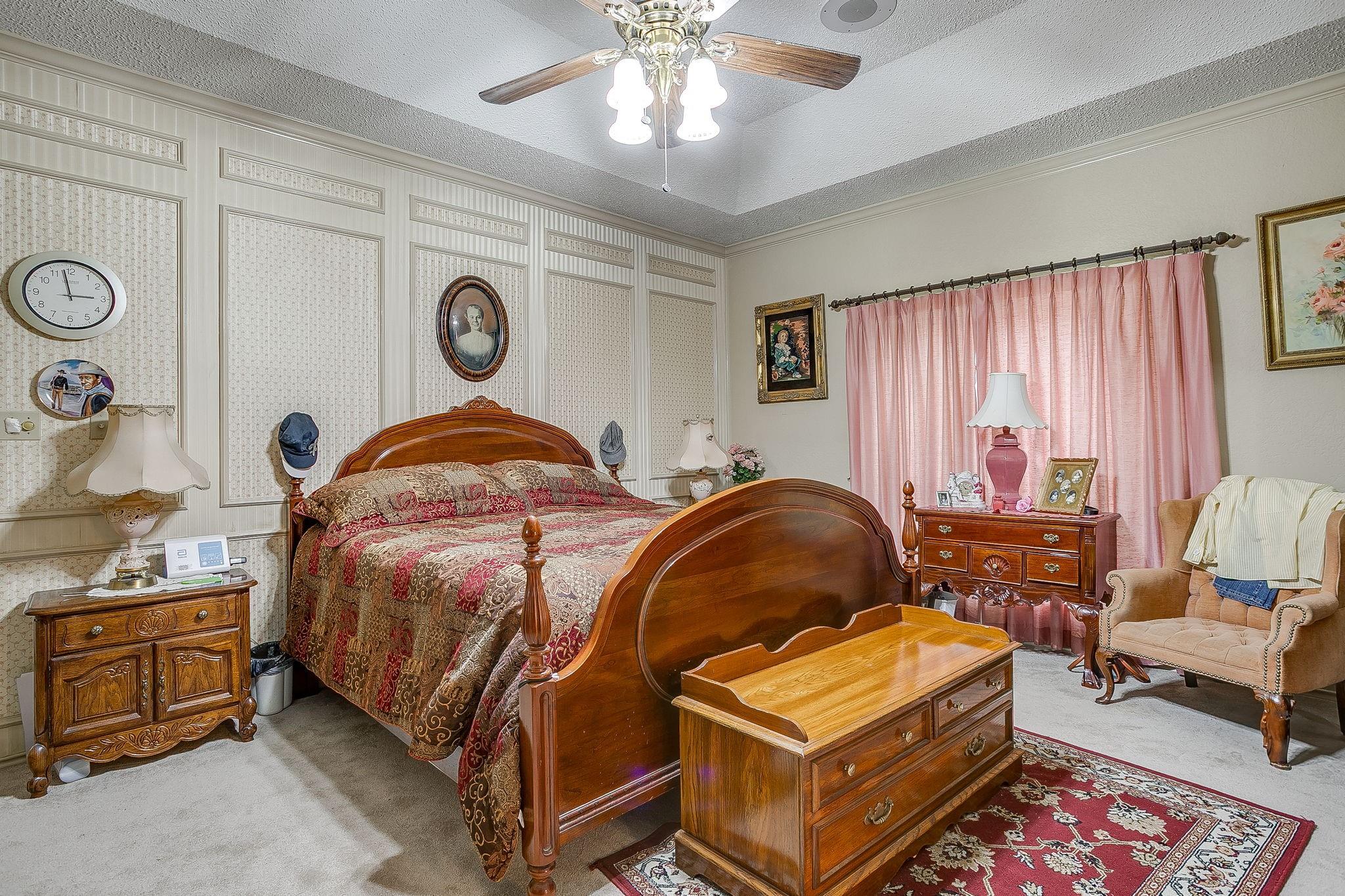 main property photo 23