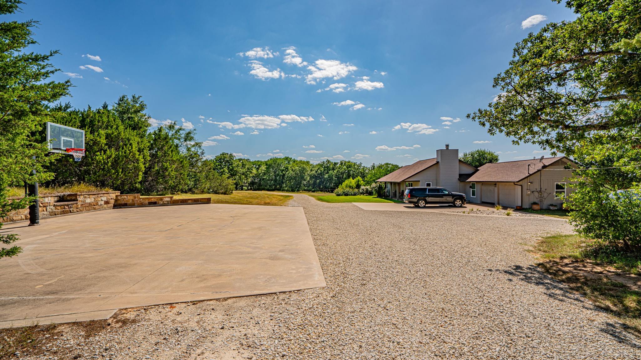 main property photo 3