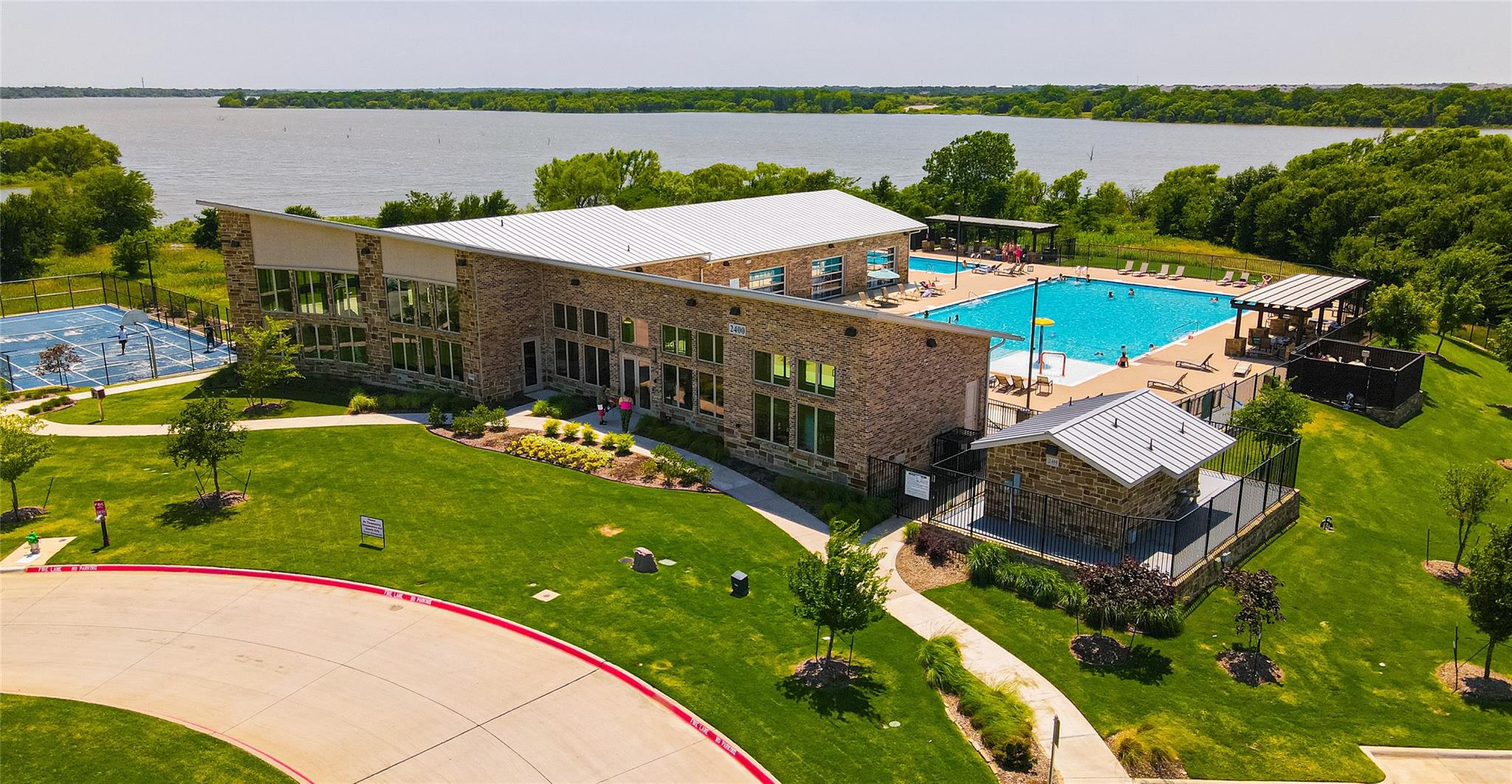 main property photo 13