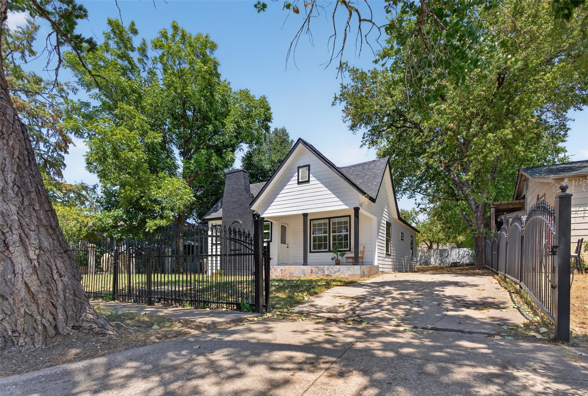 main property photo 3