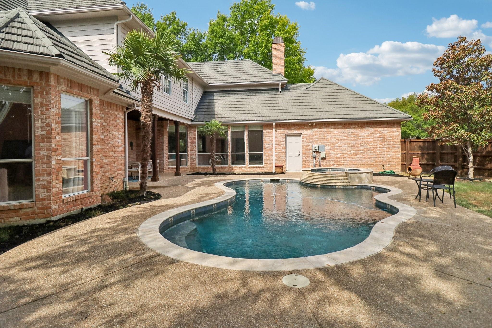 main property photo 30