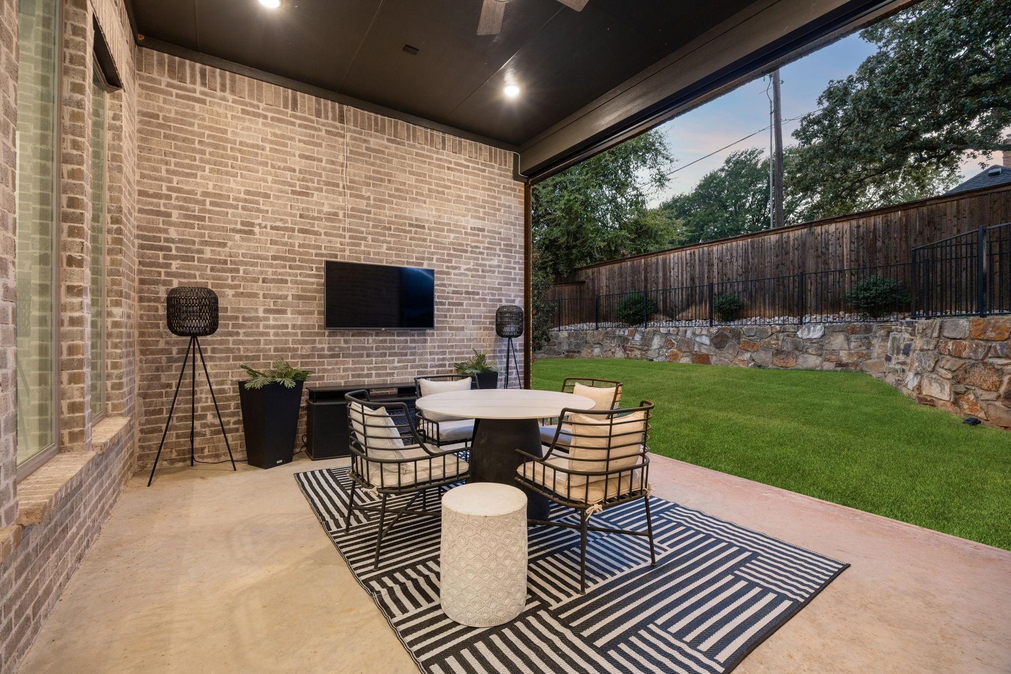 main property photo 26
