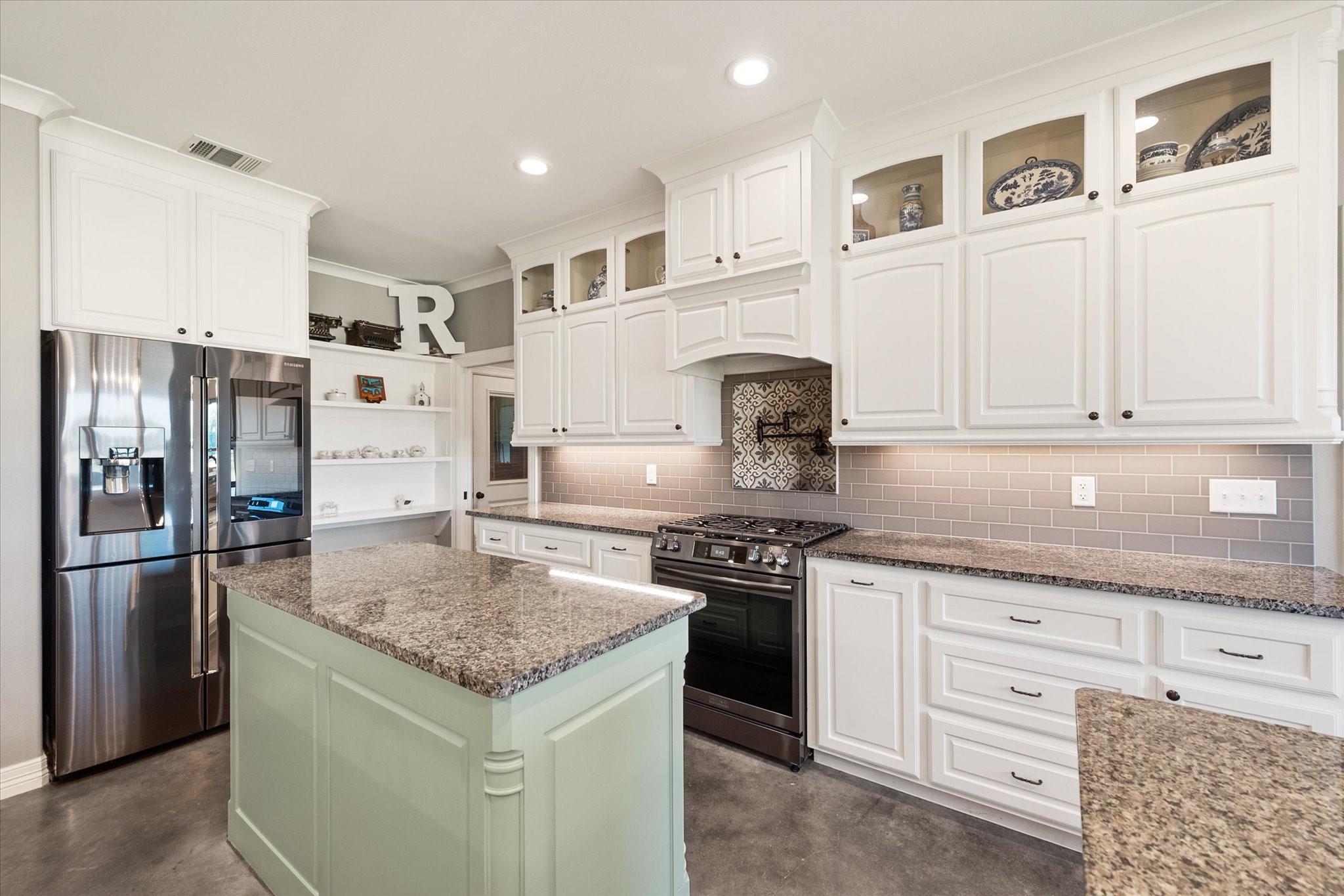 main property photo 9