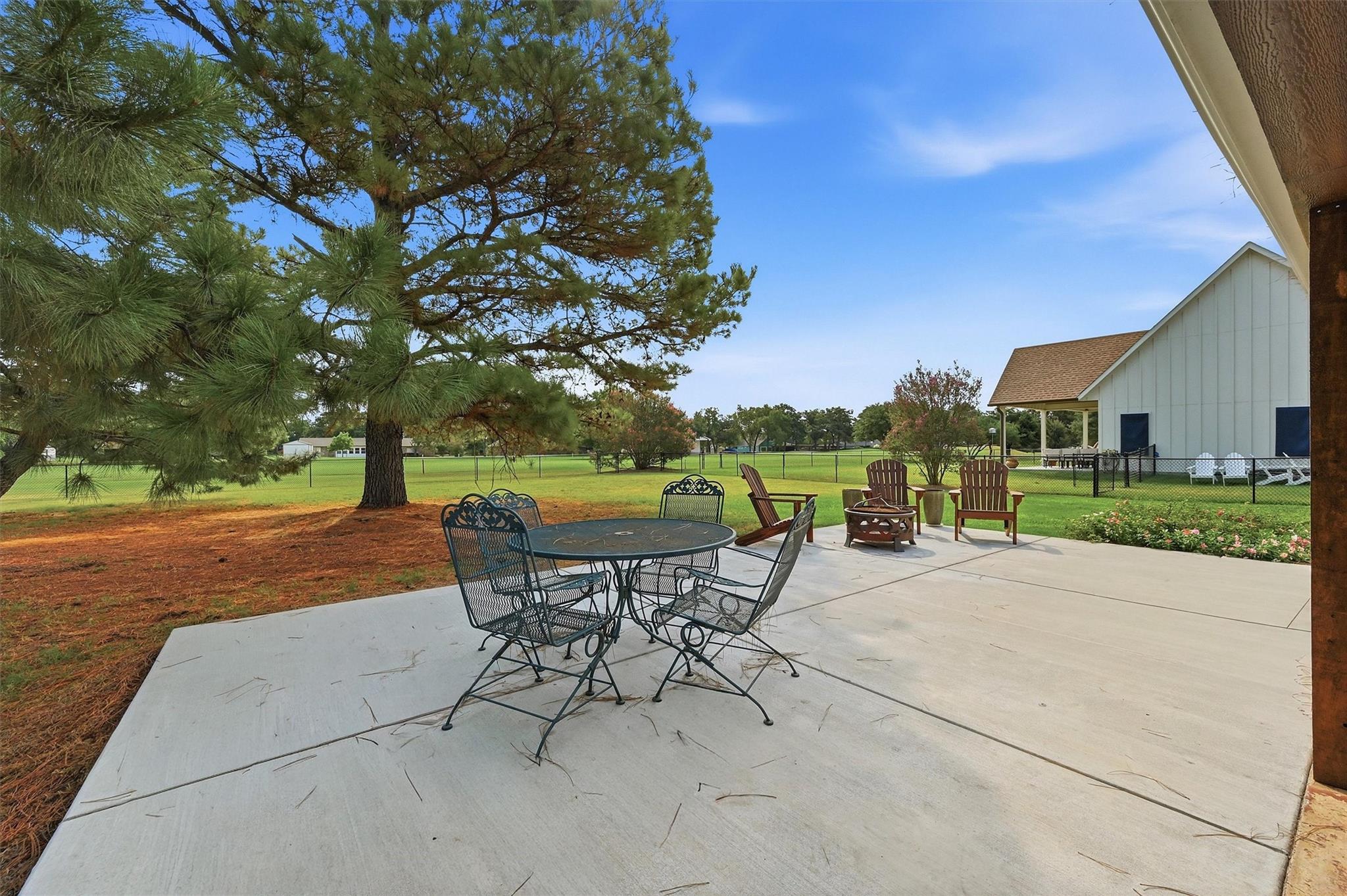 main property photo 34