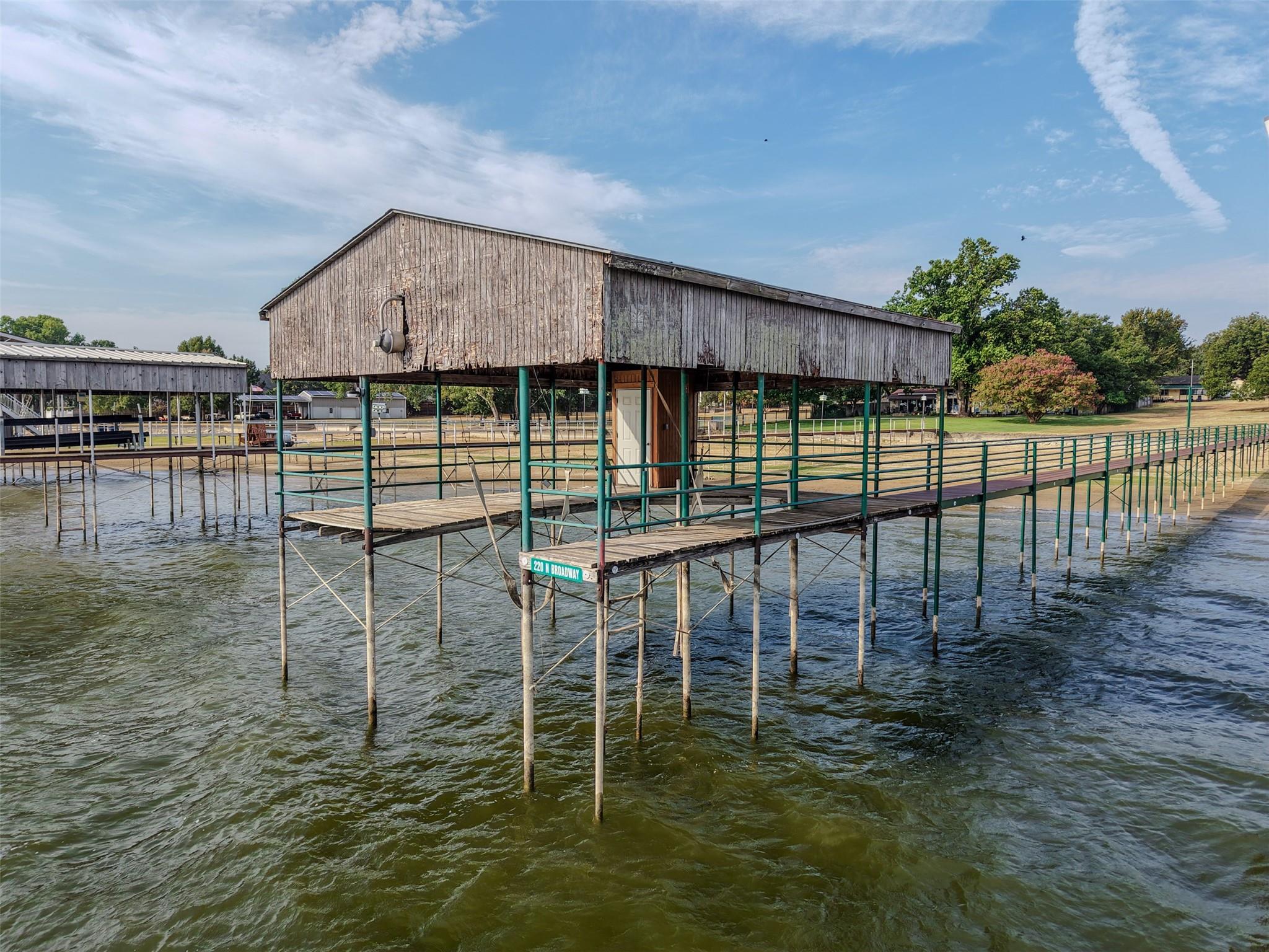 main property photo 13