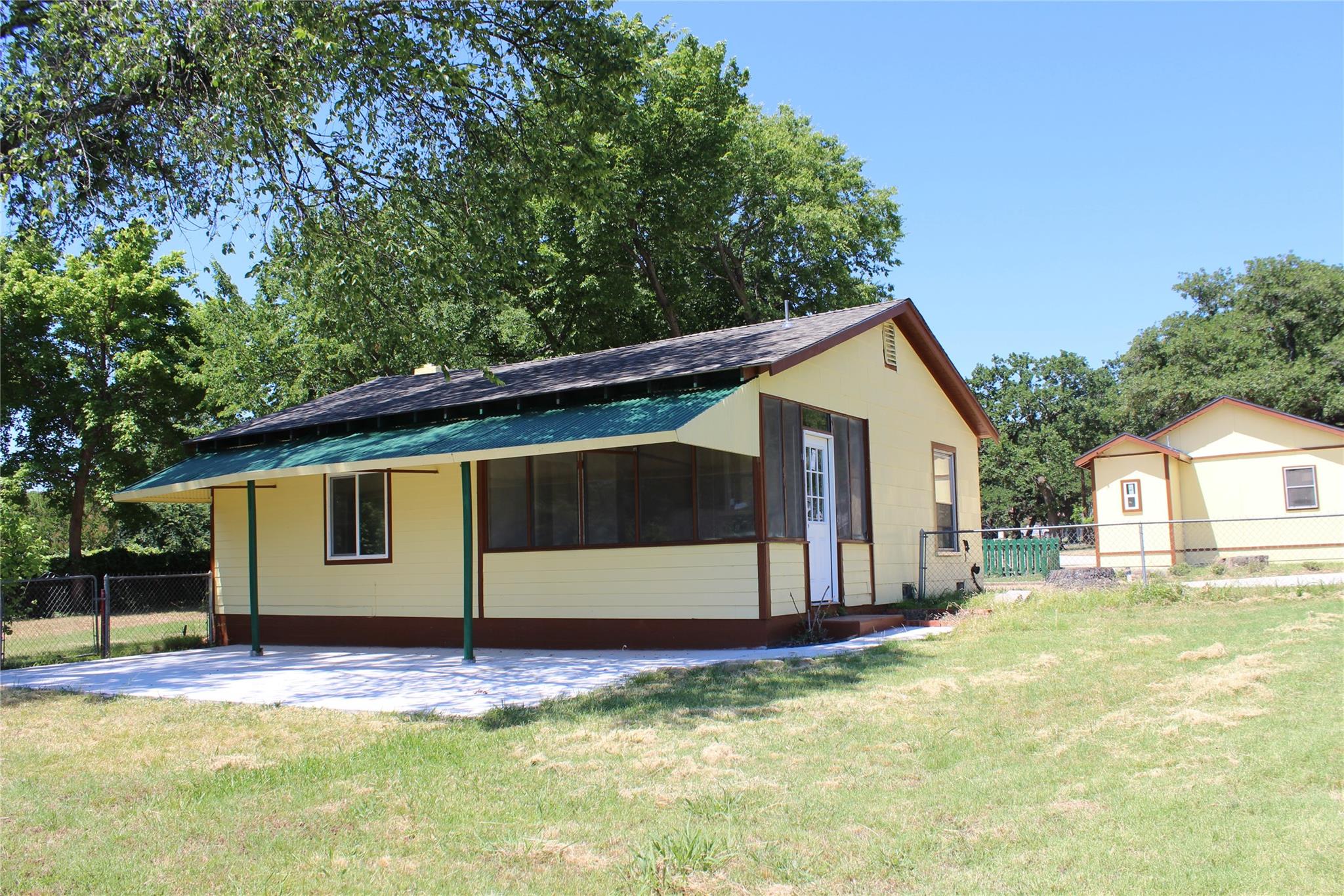main property photo 18