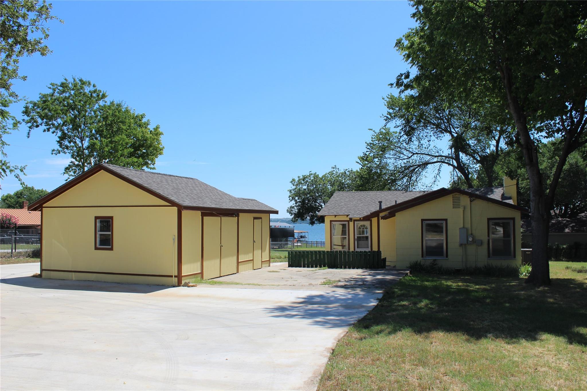 main property photo 25