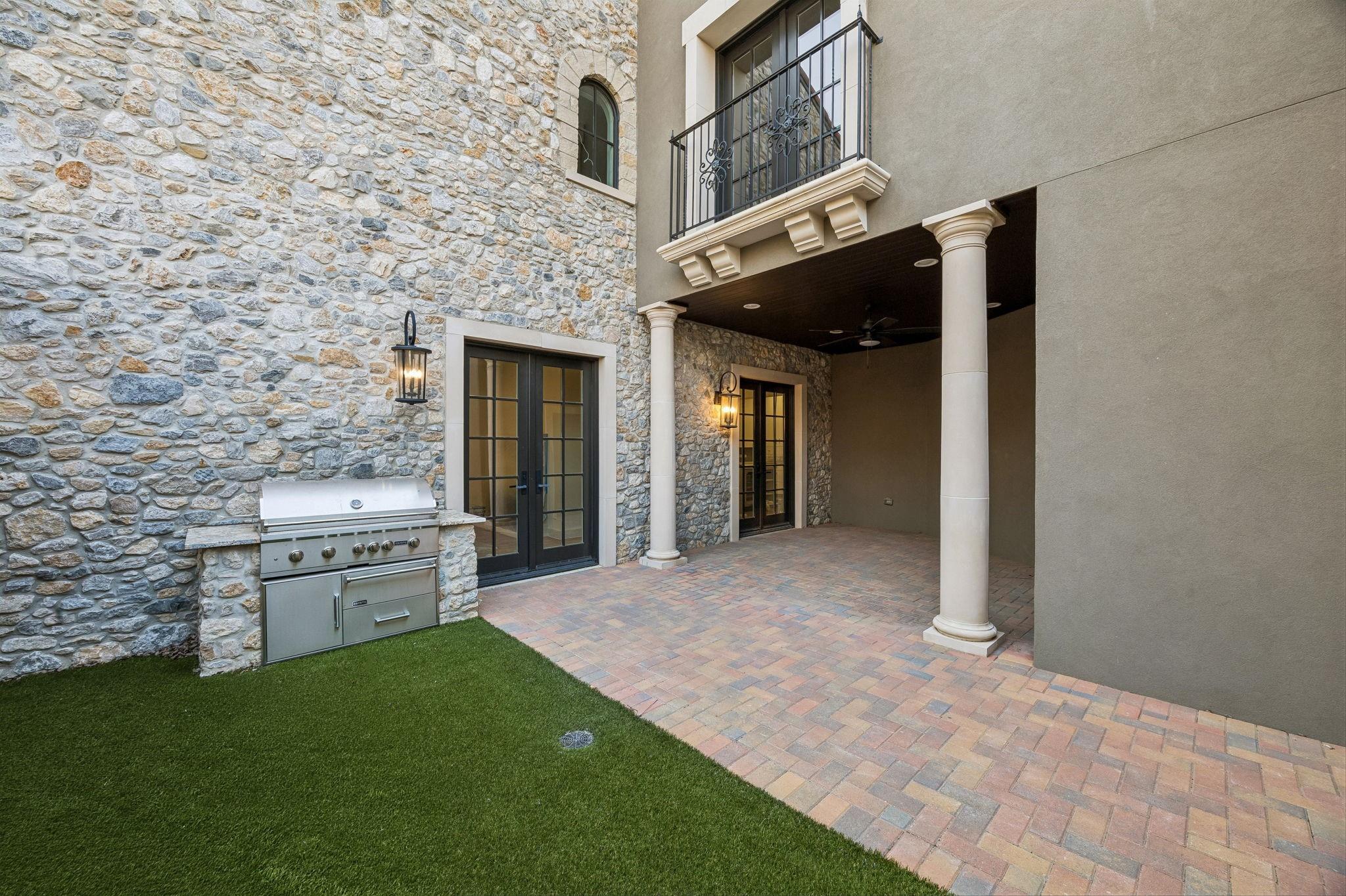 main property photo 20