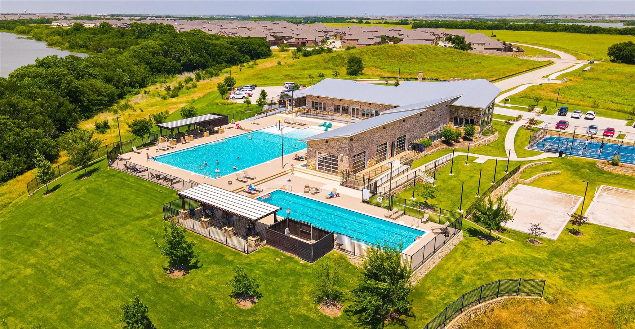 main property photo 19