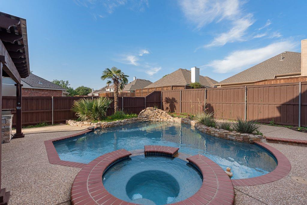 main property photo 26
