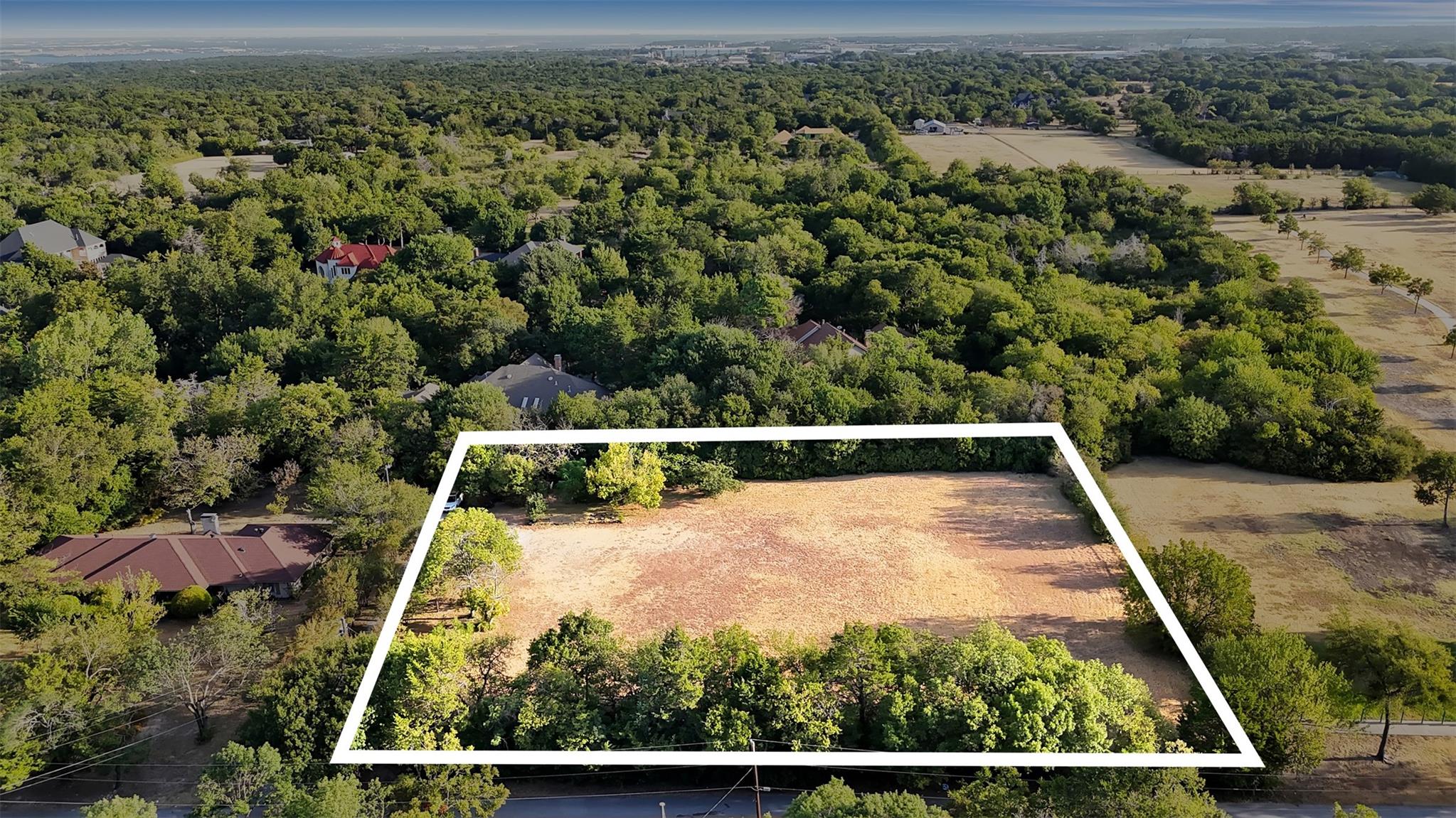 main property photo 10