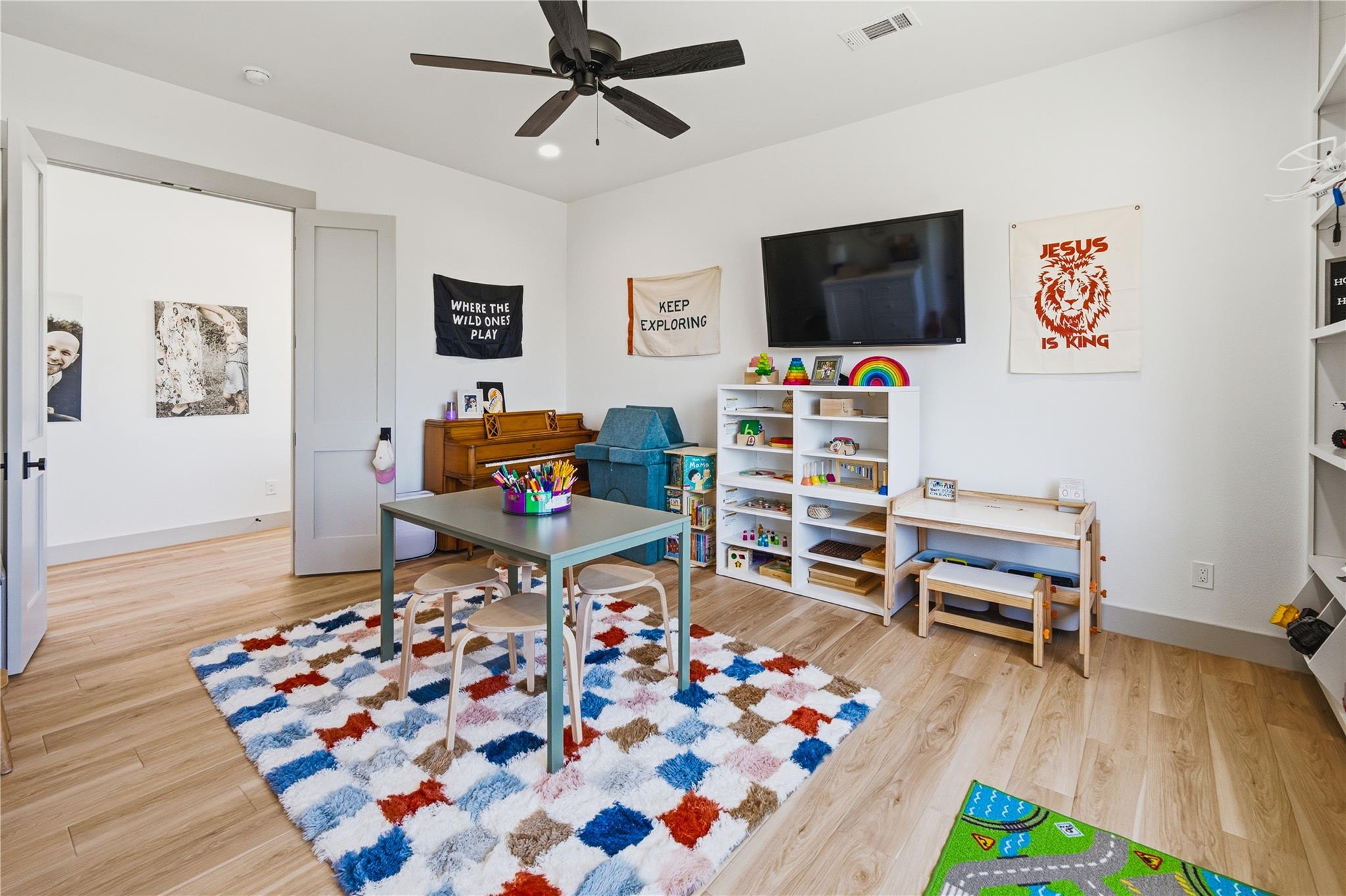 main property photo 18