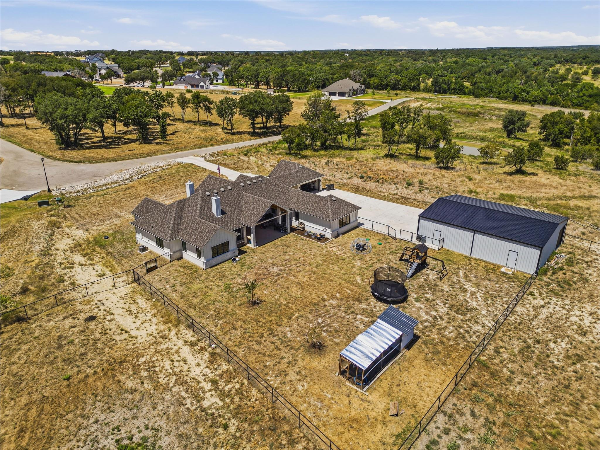 main property photo 33