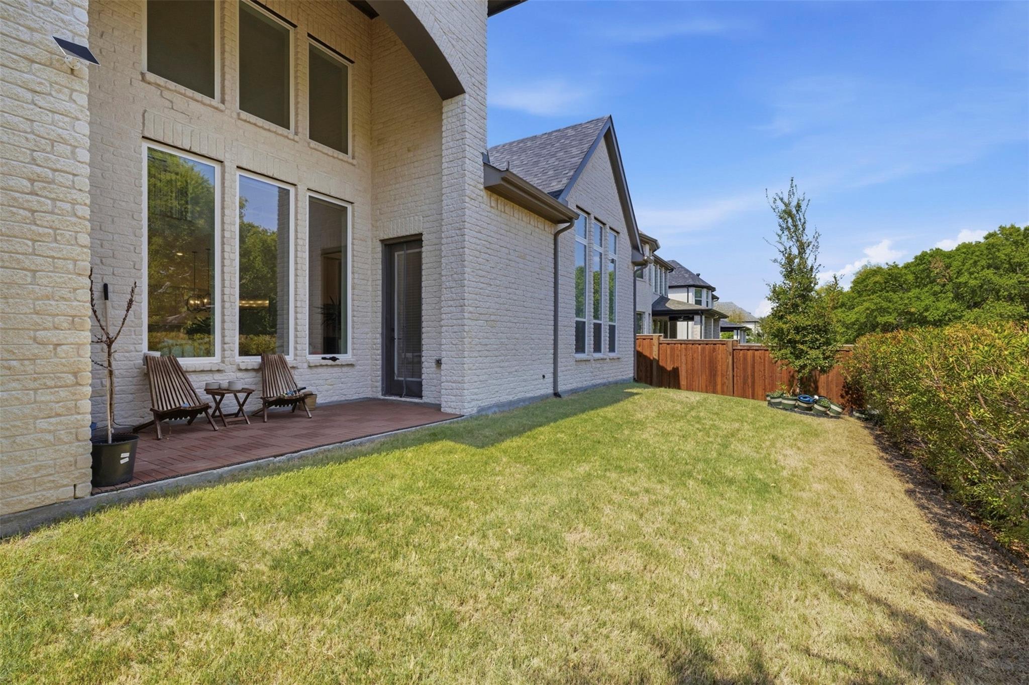 main property photo 25