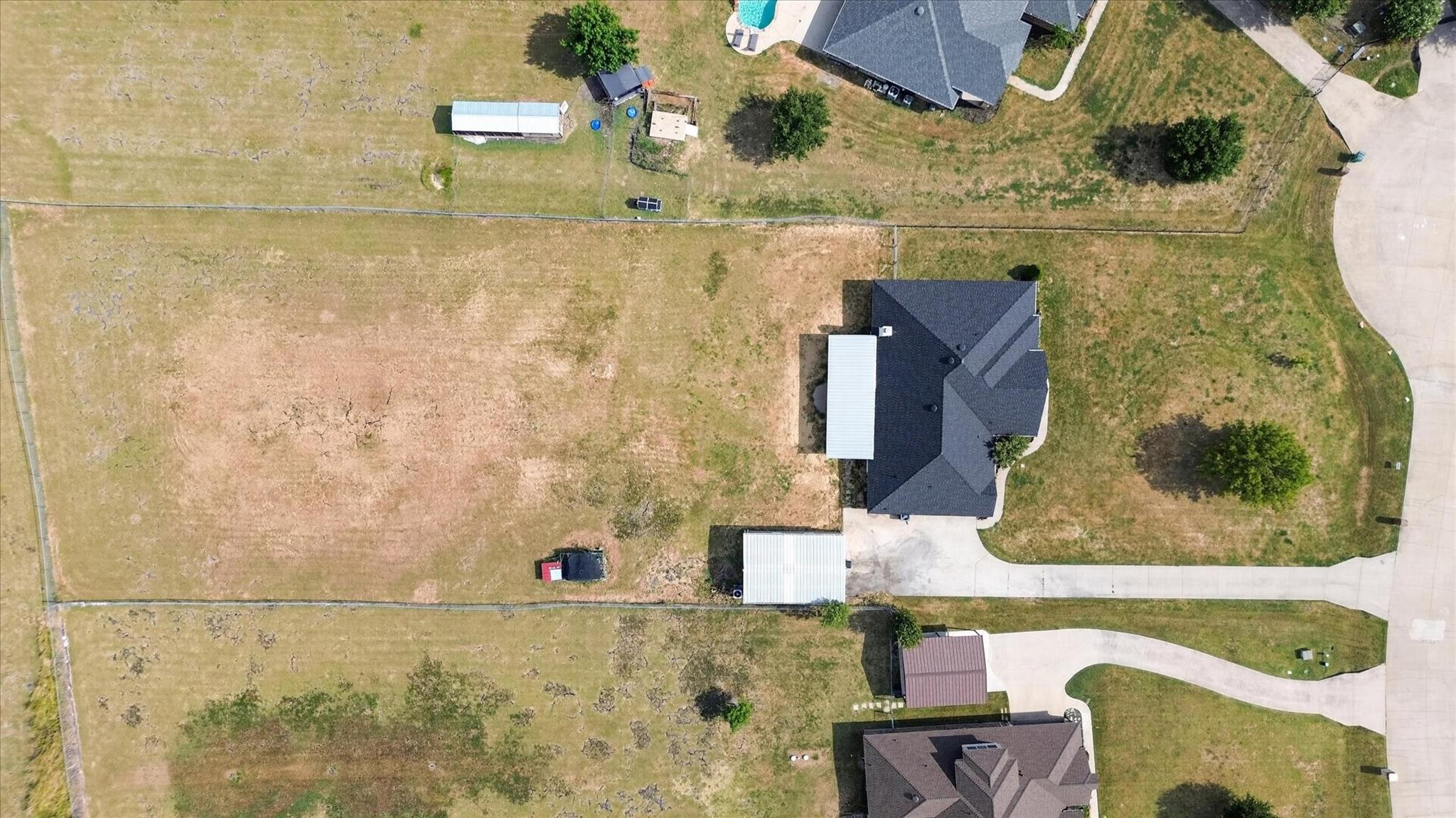 main property photo 34
