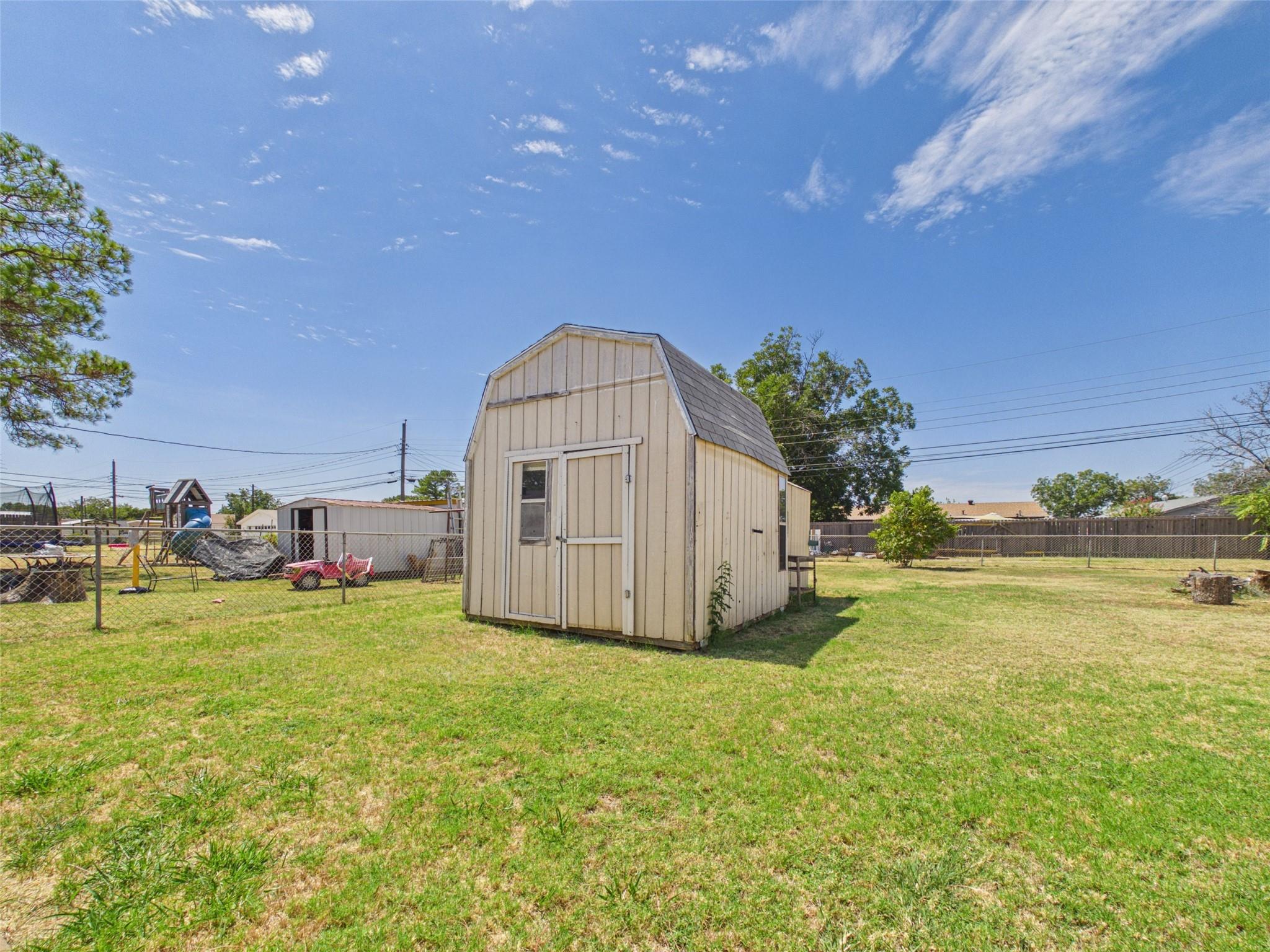main property photo 36