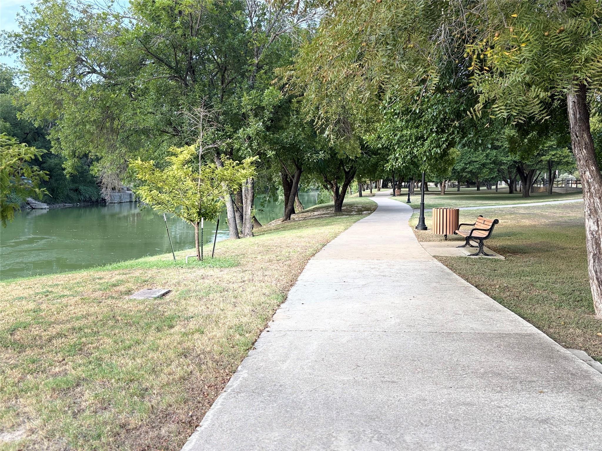 main property photo 11