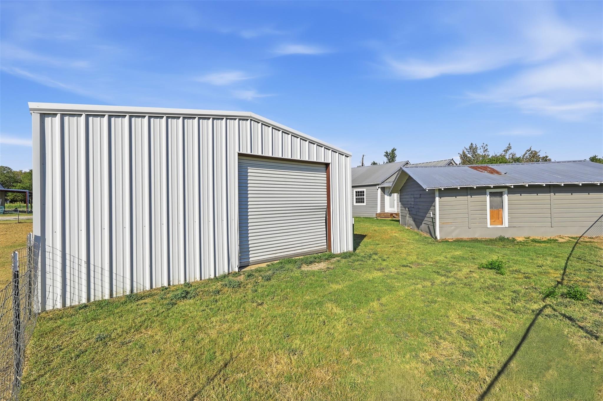 main property photo 20