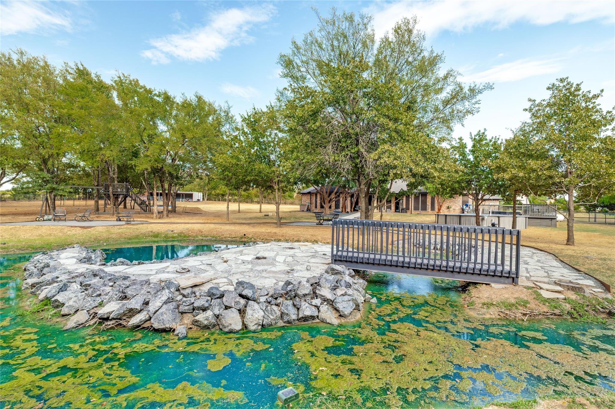 main property photo 30