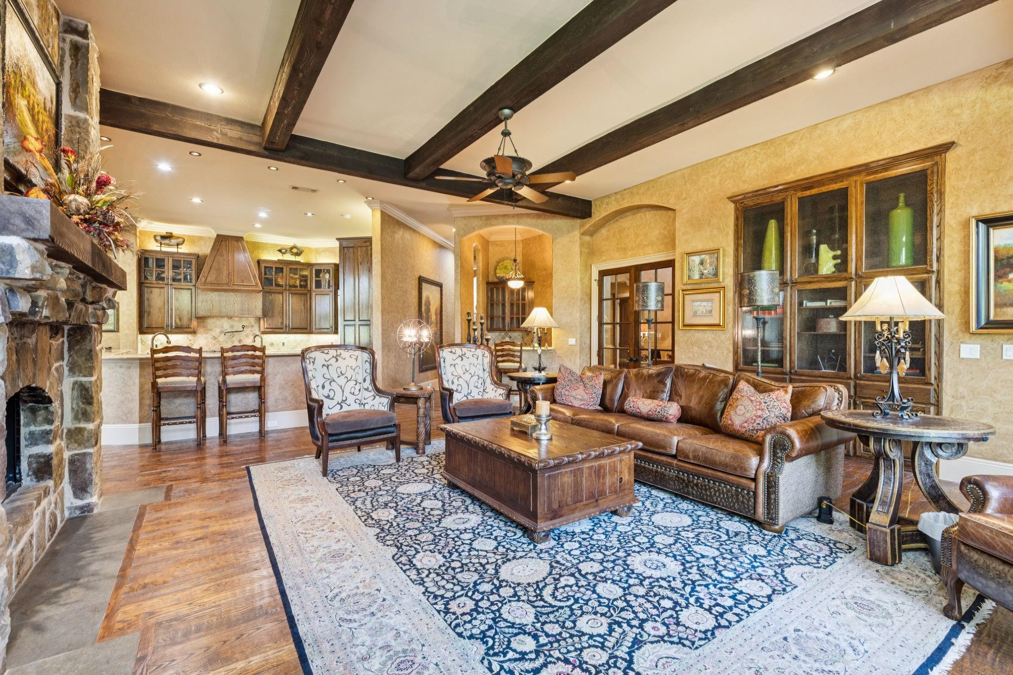 main property photo 9
