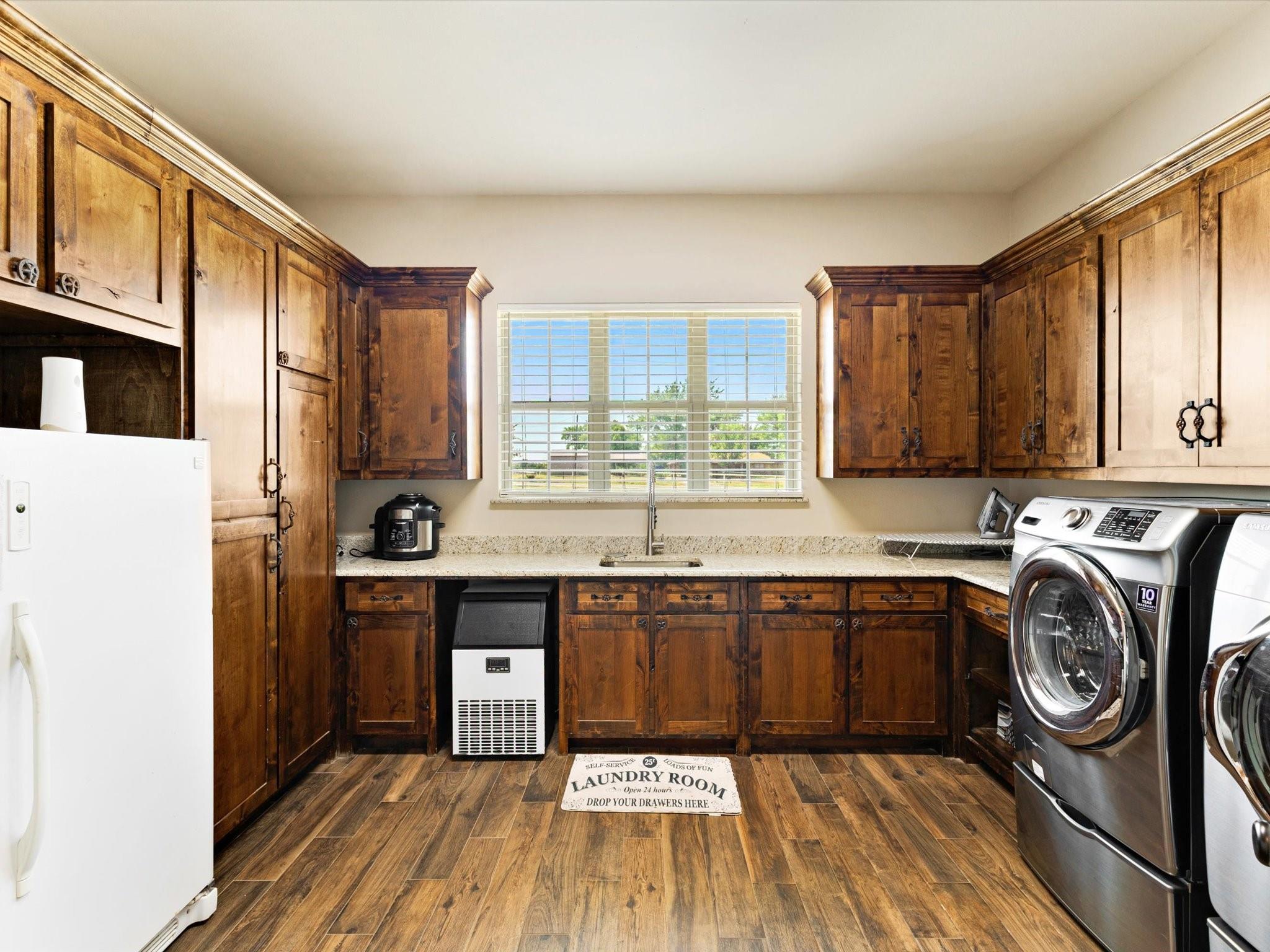 main property photo 26