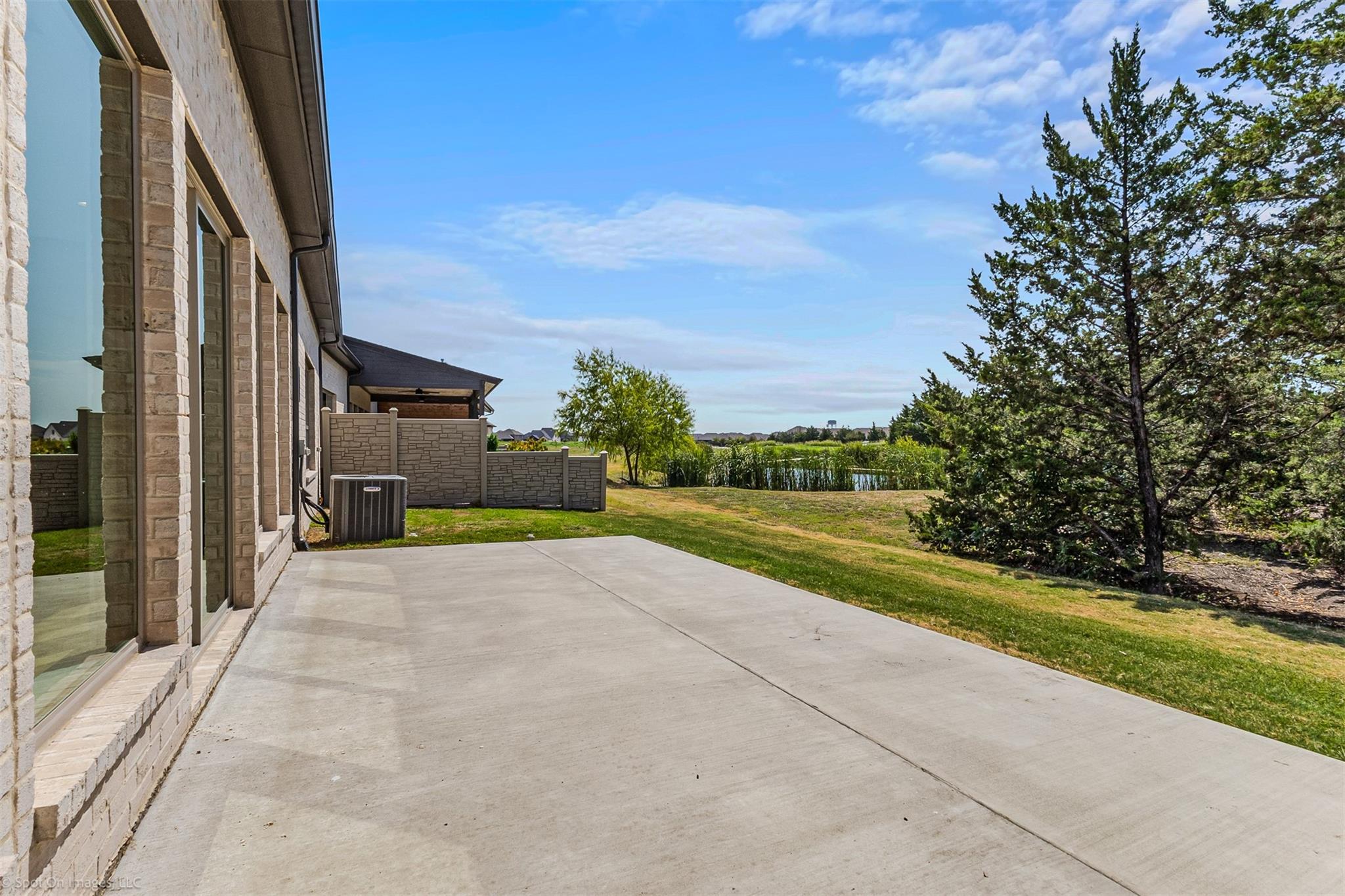 main property photo 28