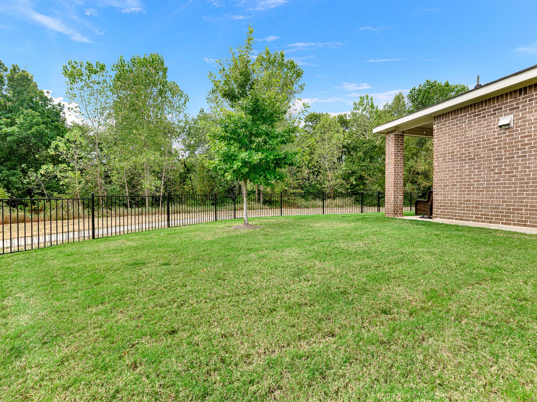 main property photo 27