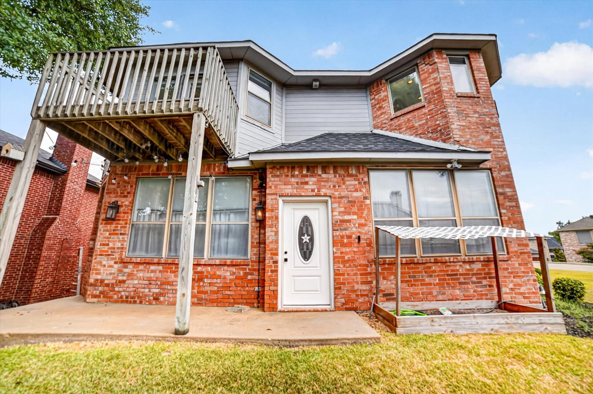 main property photo 28