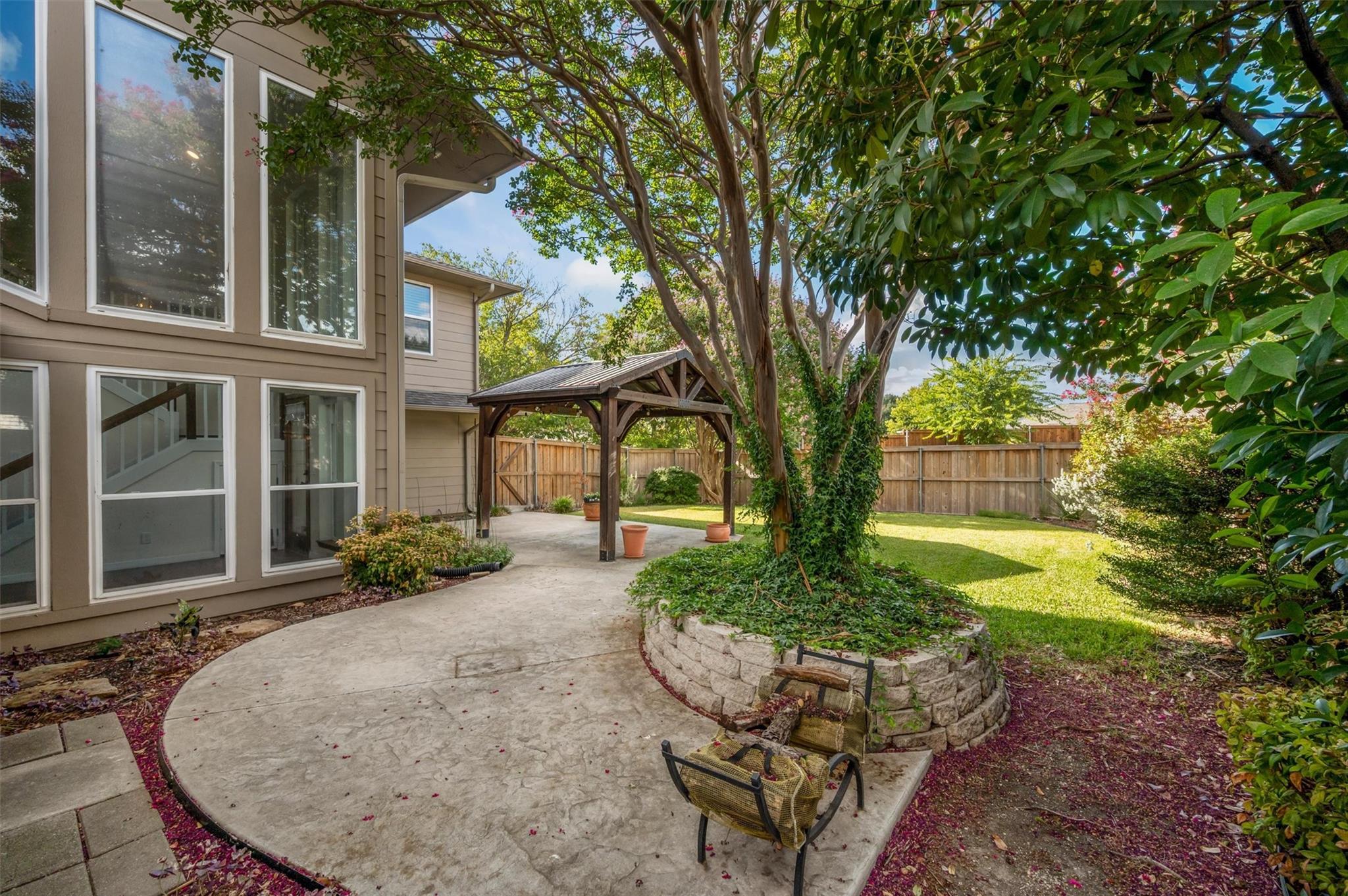 main property photo 34