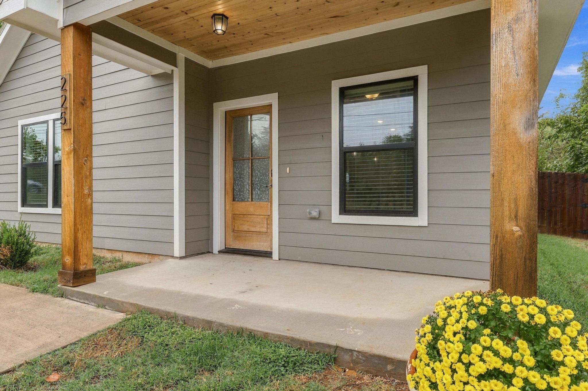 main property photo 4