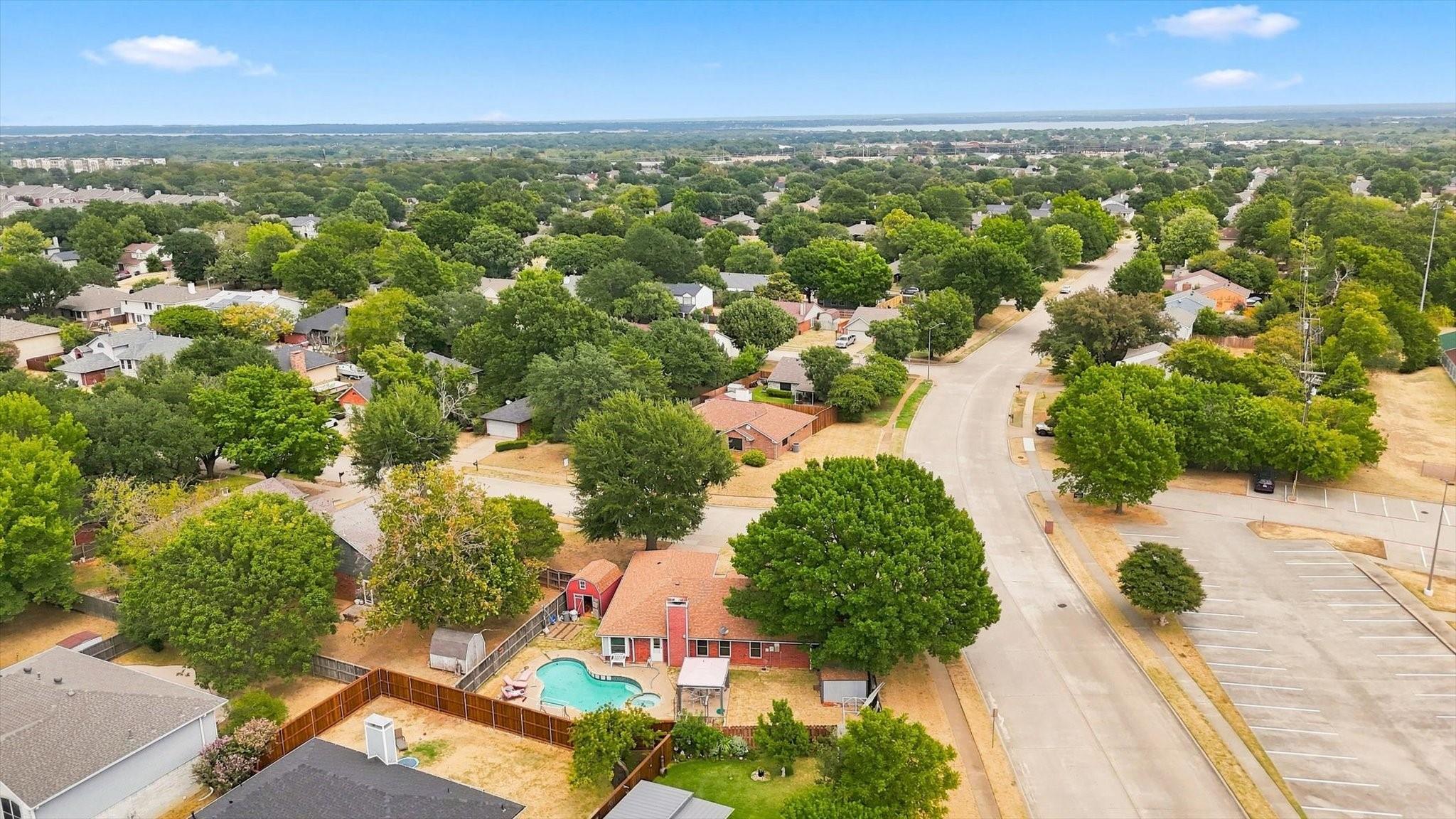 main property photo 30
