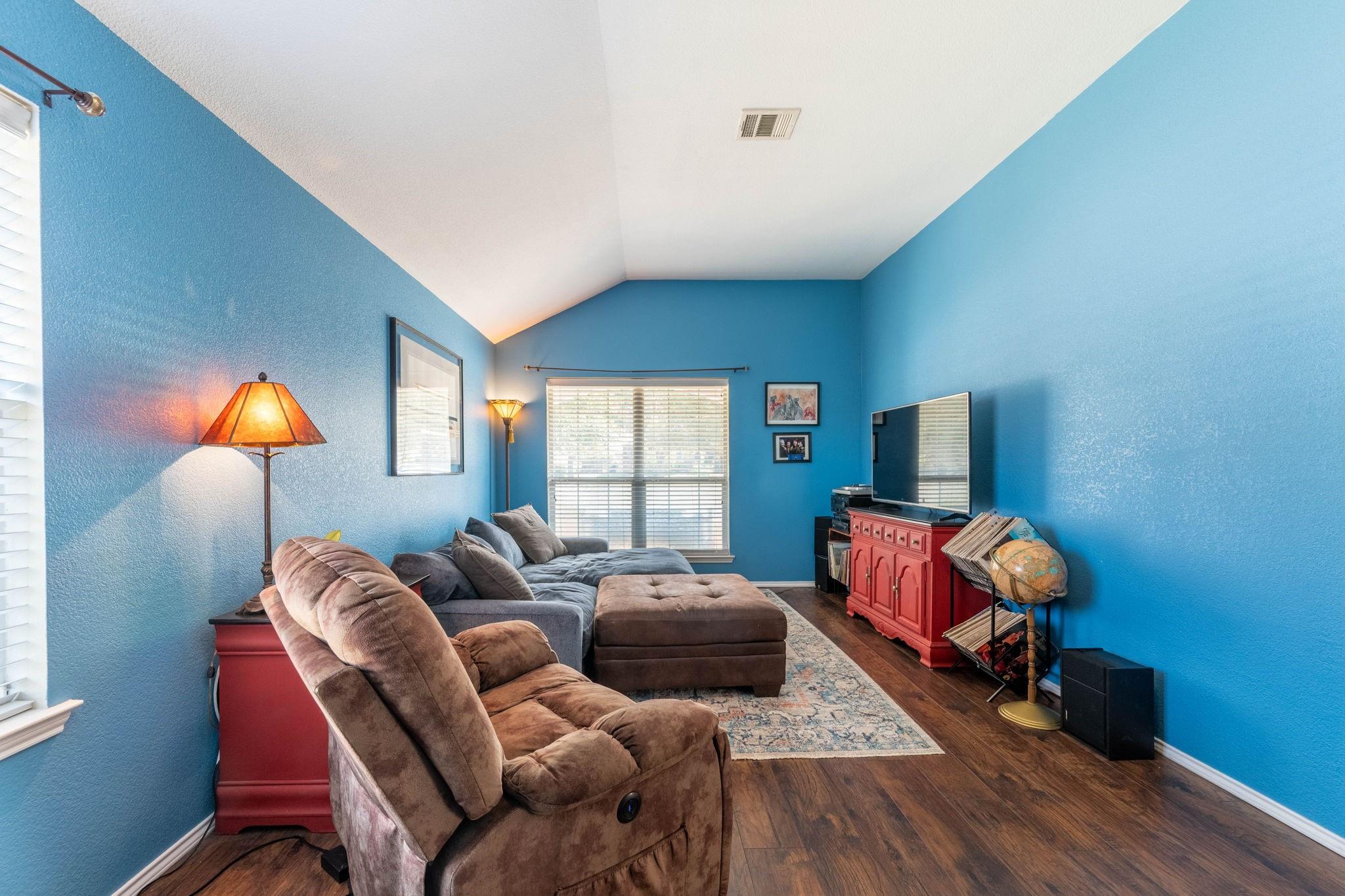 main property photo 12